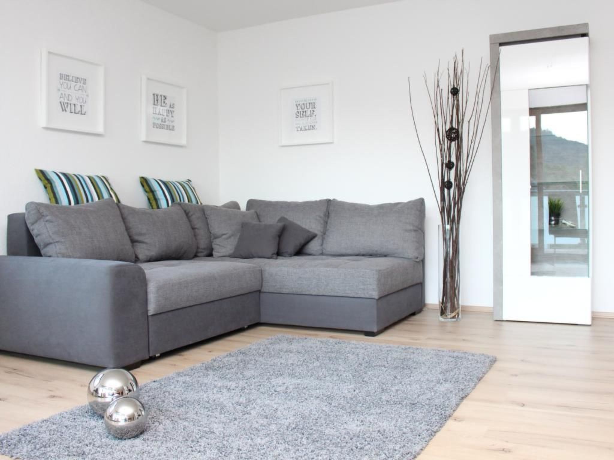 Larum-Image-tags.info