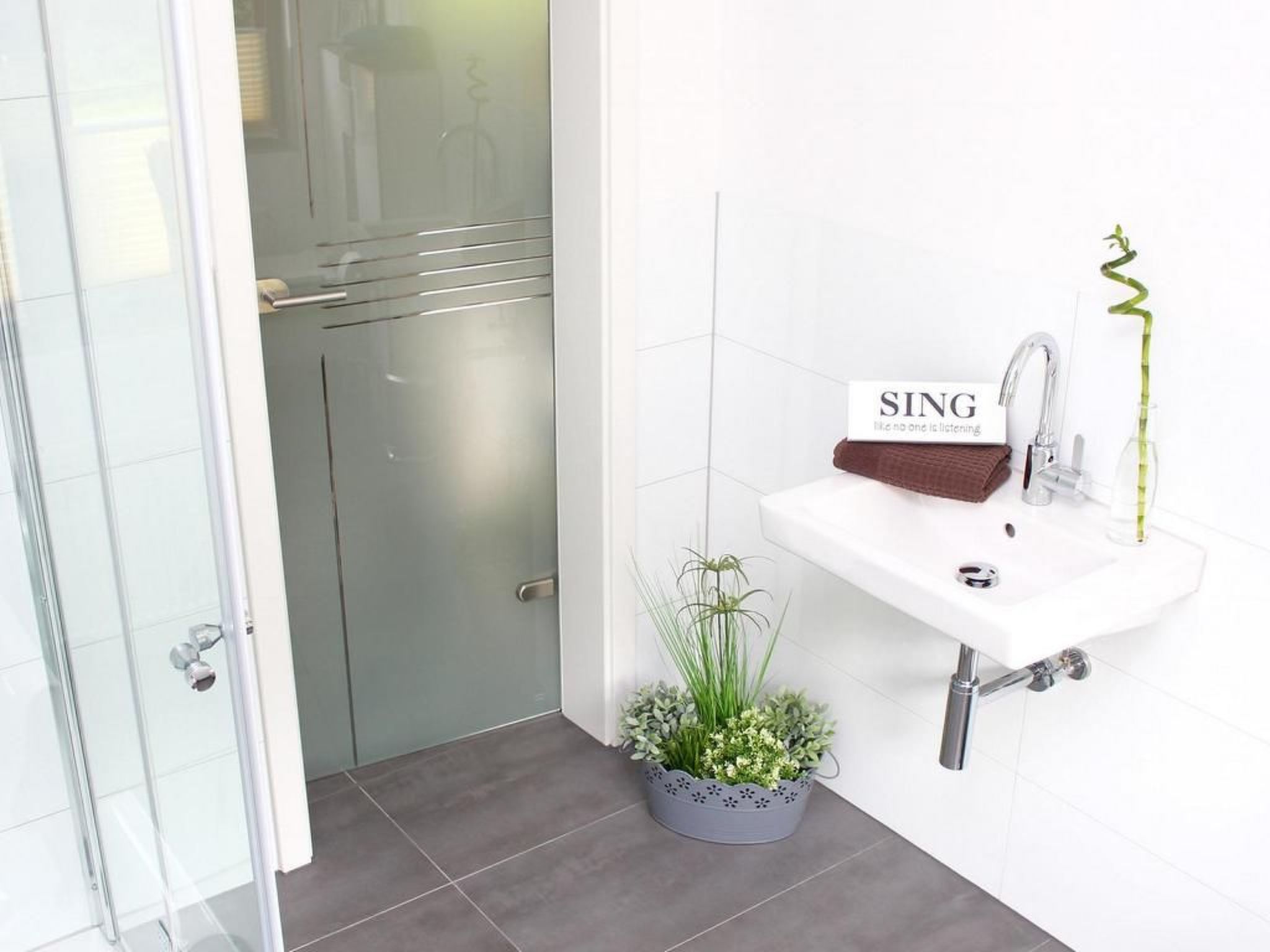 Larum-Image-tags.info