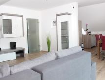 Nettes Ferienhaus in Hemfurth-Edersee mit Großer Terrasse