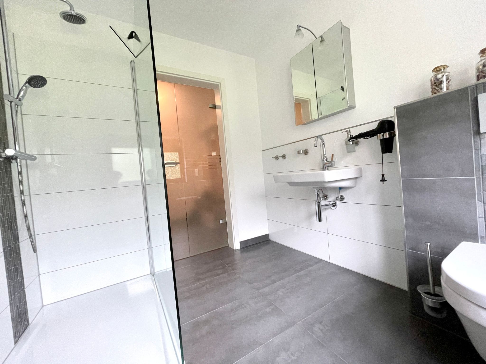 Nettes Ferienhaus in Hemfurth-Edersee mit Großer Terrasse-Image-tags.info