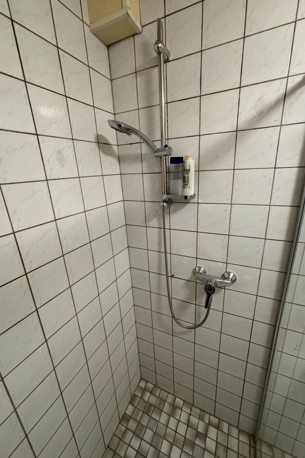 Quartier Wenzelnberg kleines Doppelzimmer Raum 1 - Binnen