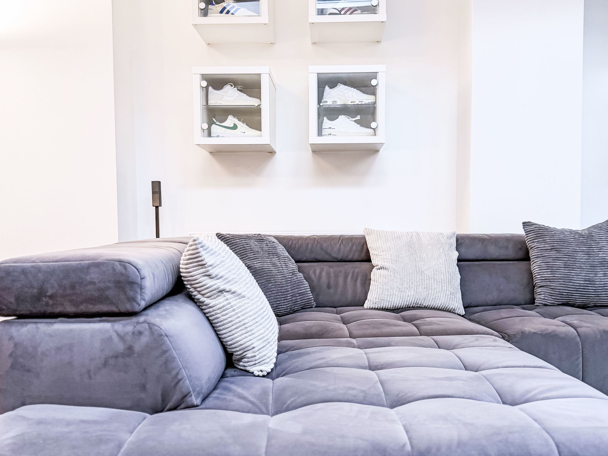 Appartement Exklusives Loft im Herzen von Düsseldorf – Séjour, photo 58 sur 75