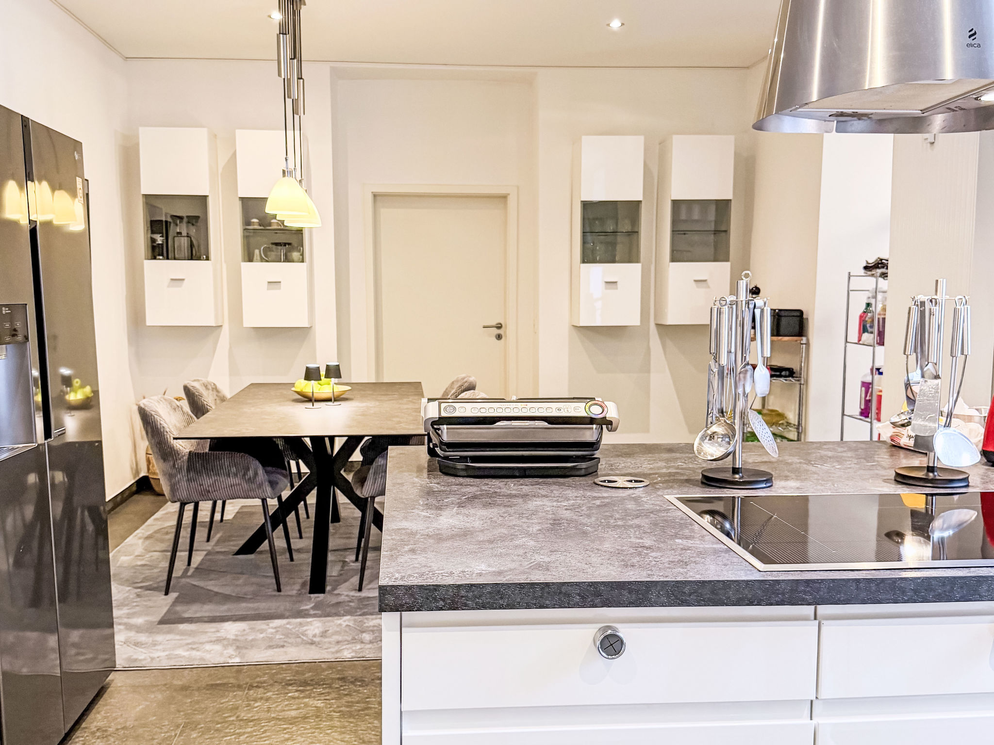 Appartement Exklusives Loft im Herzen von Düsseldorf – Cuisine et coin repas, photo 12 sur 75