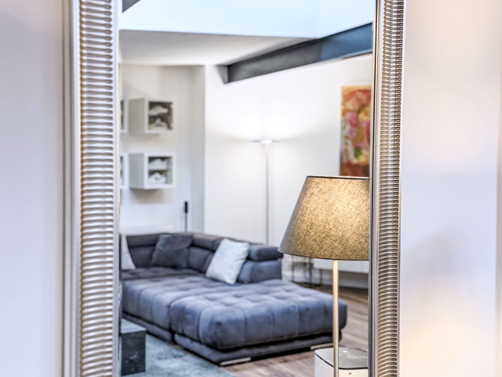 Appartement Exklusives Loft im Herzen von Düsseldorf – Séjour, photo 37 sur 75