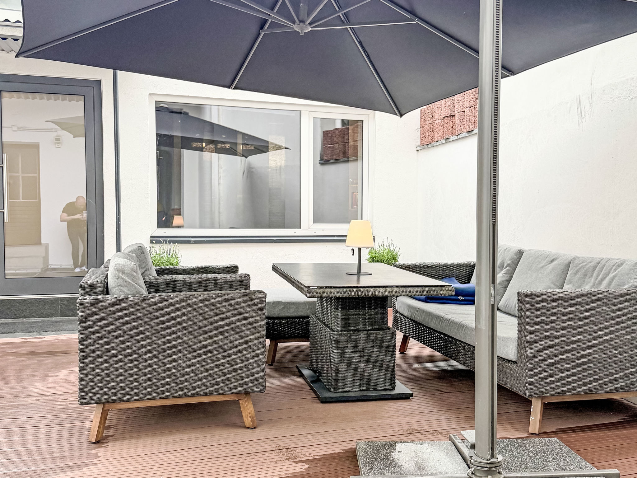 Appartement Exklusives Loft im Herzen von Düsseldorf – Séjour, photo 7 sur 75