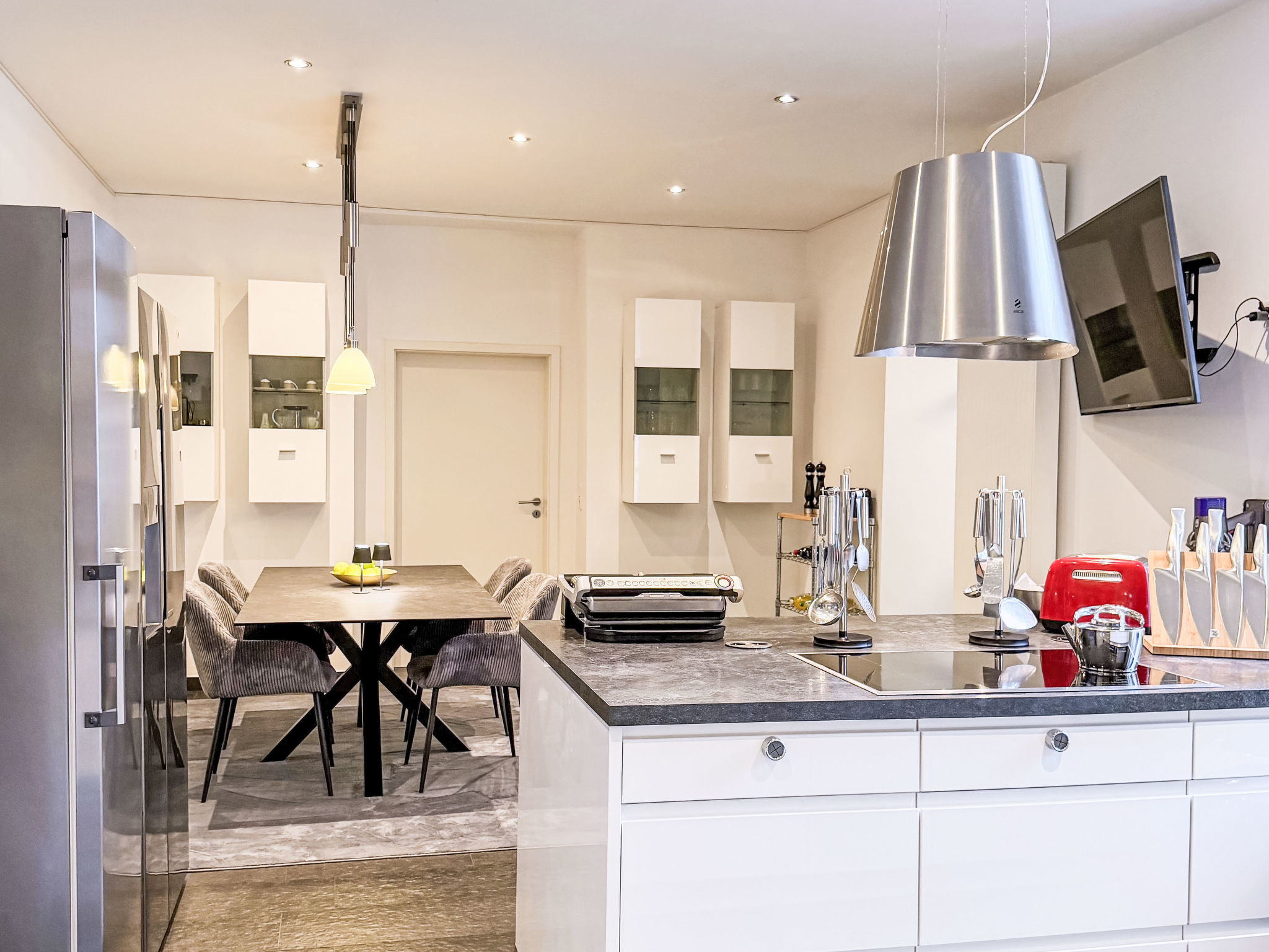Appartement Exklusives Loft im Herzen von Düsseldorf – Cuisine et coin repas, photo 11 sur 75