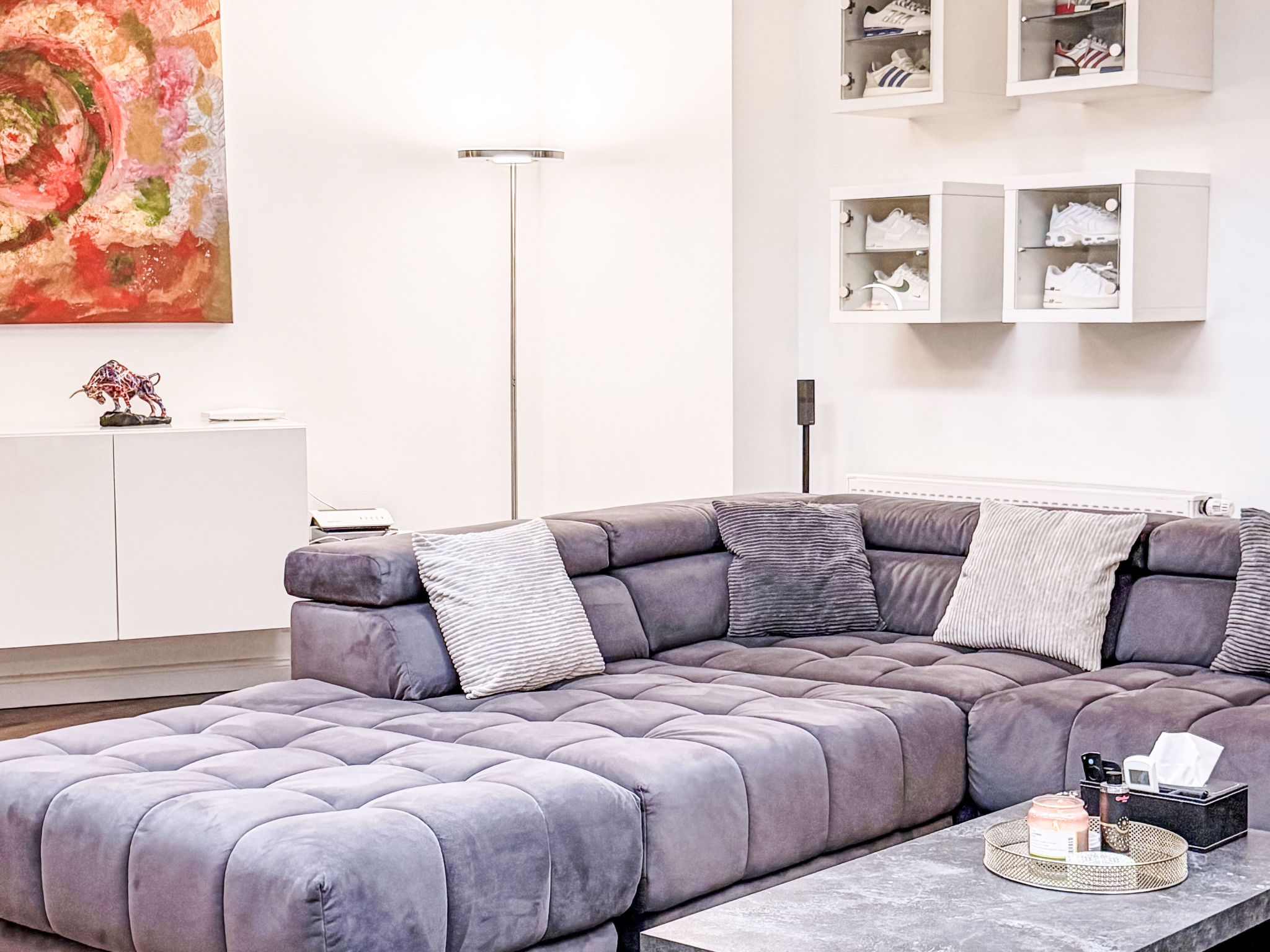 Appartement Exklusives Loft im Herzen von Düsseldorf – Séjour, photo 51 sur 75