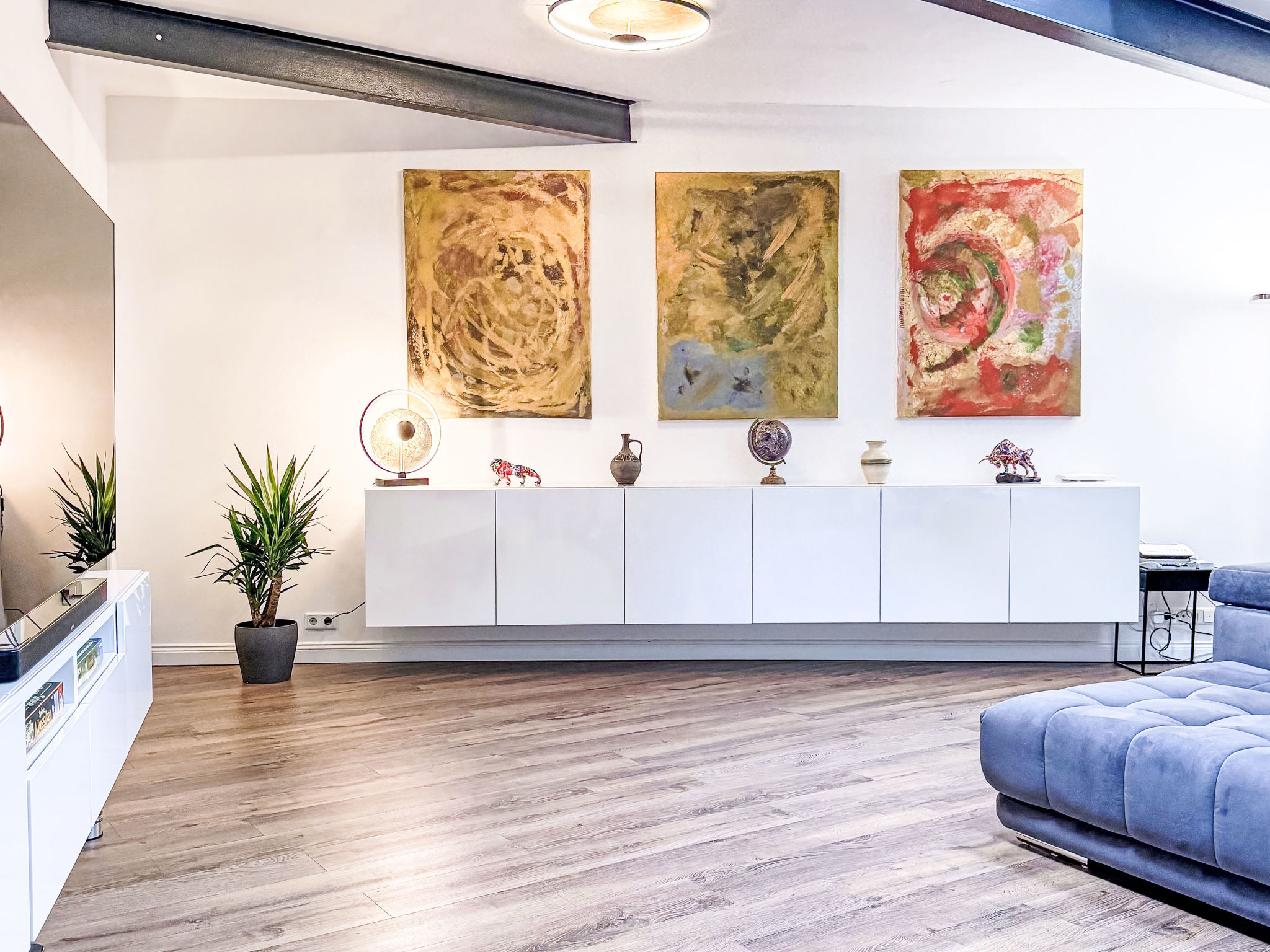 Appartement Exklusives Loft im Herzen von Düsseldorf – Séjour, photo 64 sur 75
