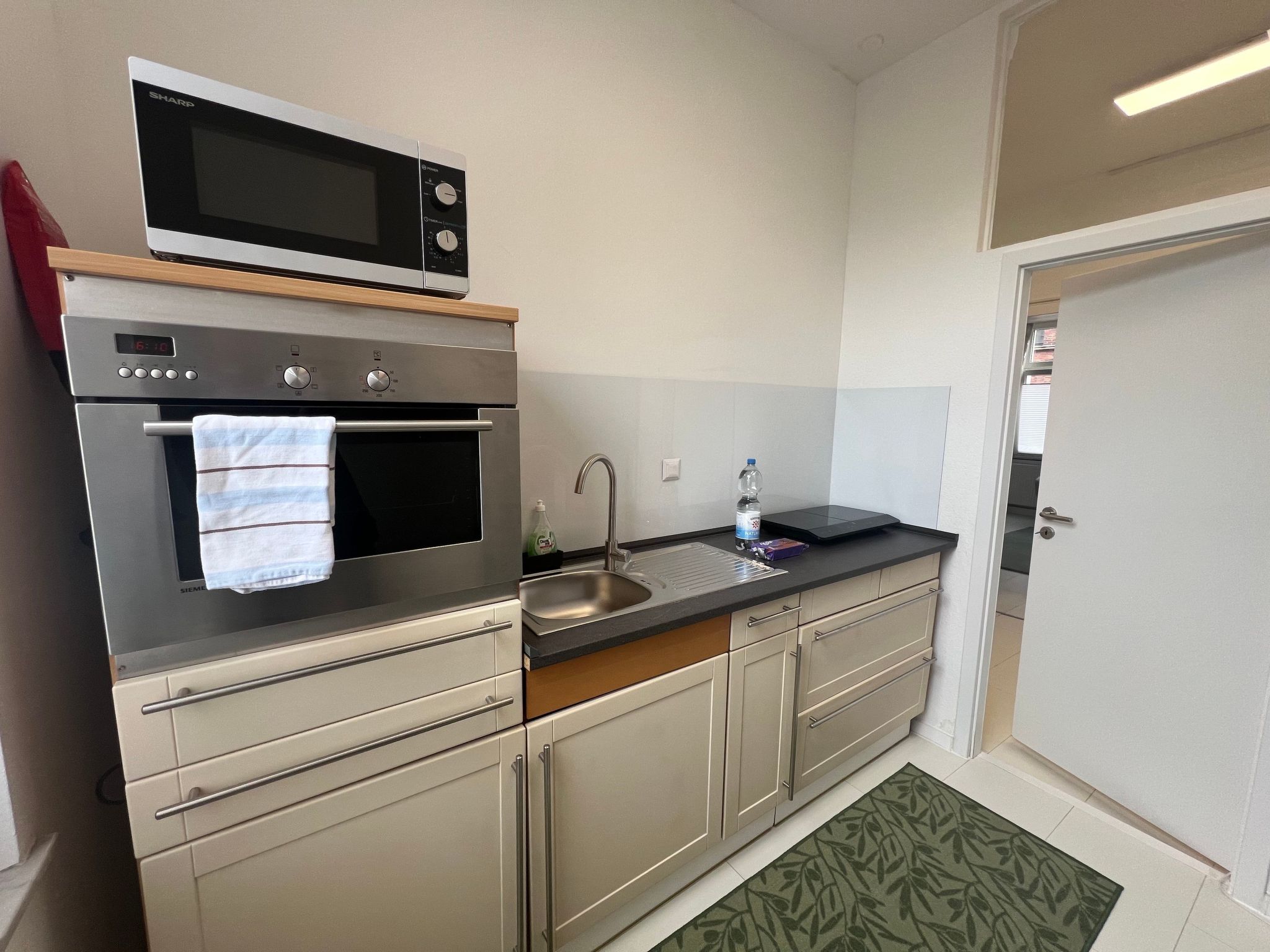 Clean Apt. Studio-Binnen