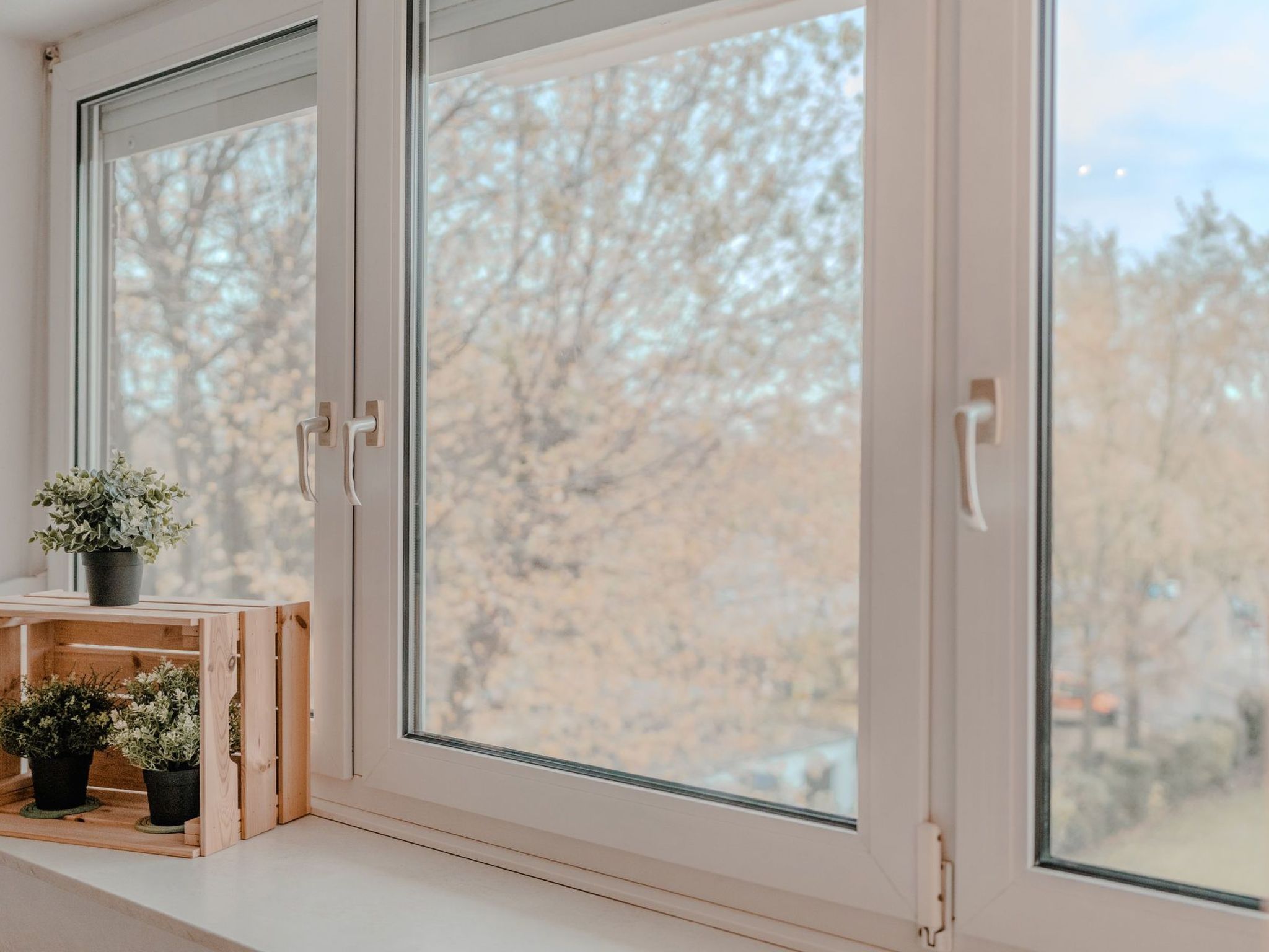 Apartment mit Küche, Arbeitsplatz und xxl Sofa-Image-tags.info