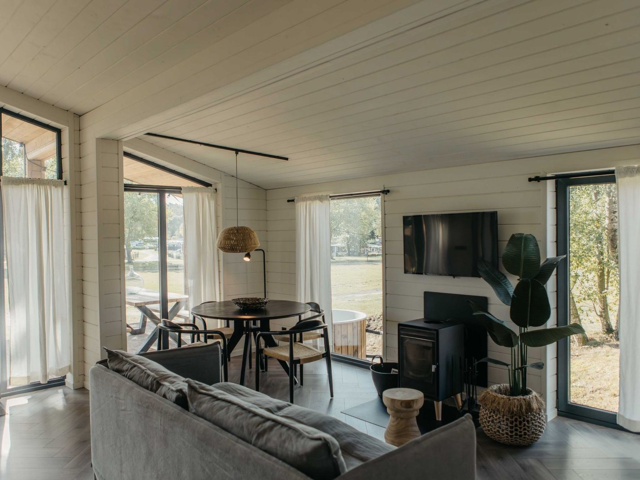 Wilsumer Berge Resort - Lake House Scandi hottub