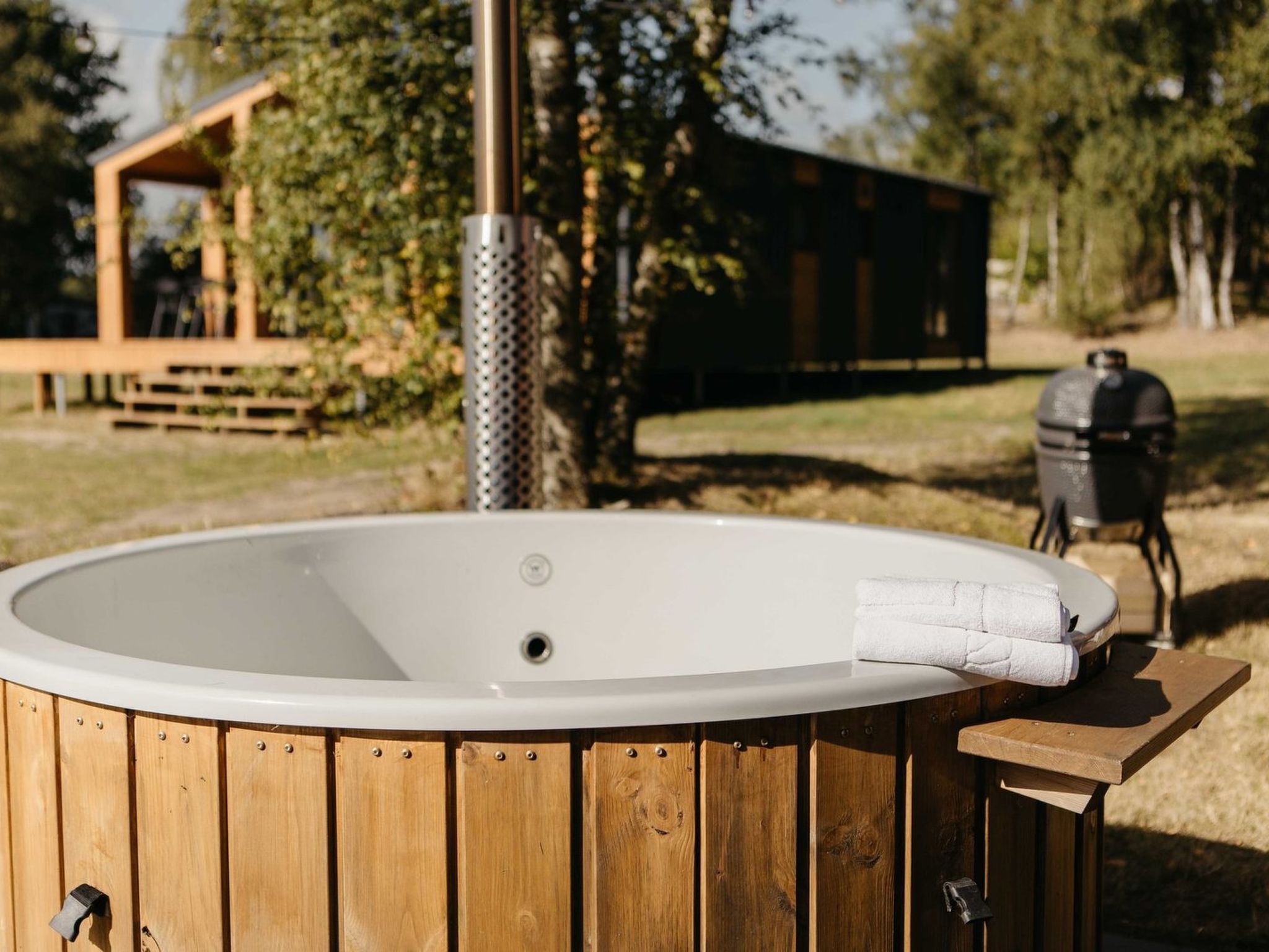 Wilsumer Berge Resort - Lake House Scandi hottub - Draußen