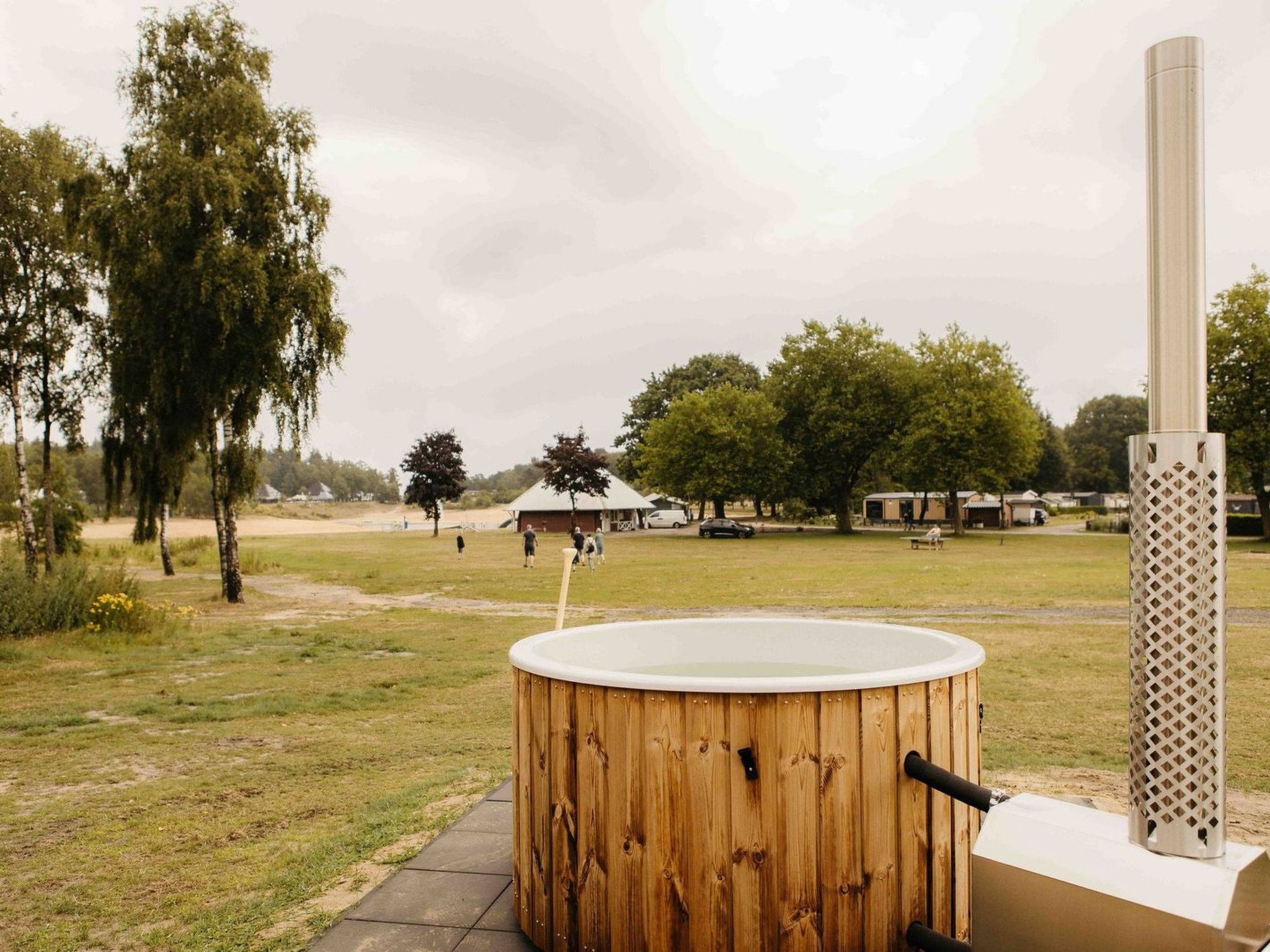 Wilsumer Berge Resort -Panorama Lake scandi hottub - Draußen