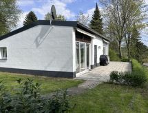 Renoviertes Haus in Husen mit Terrasse und Sauna