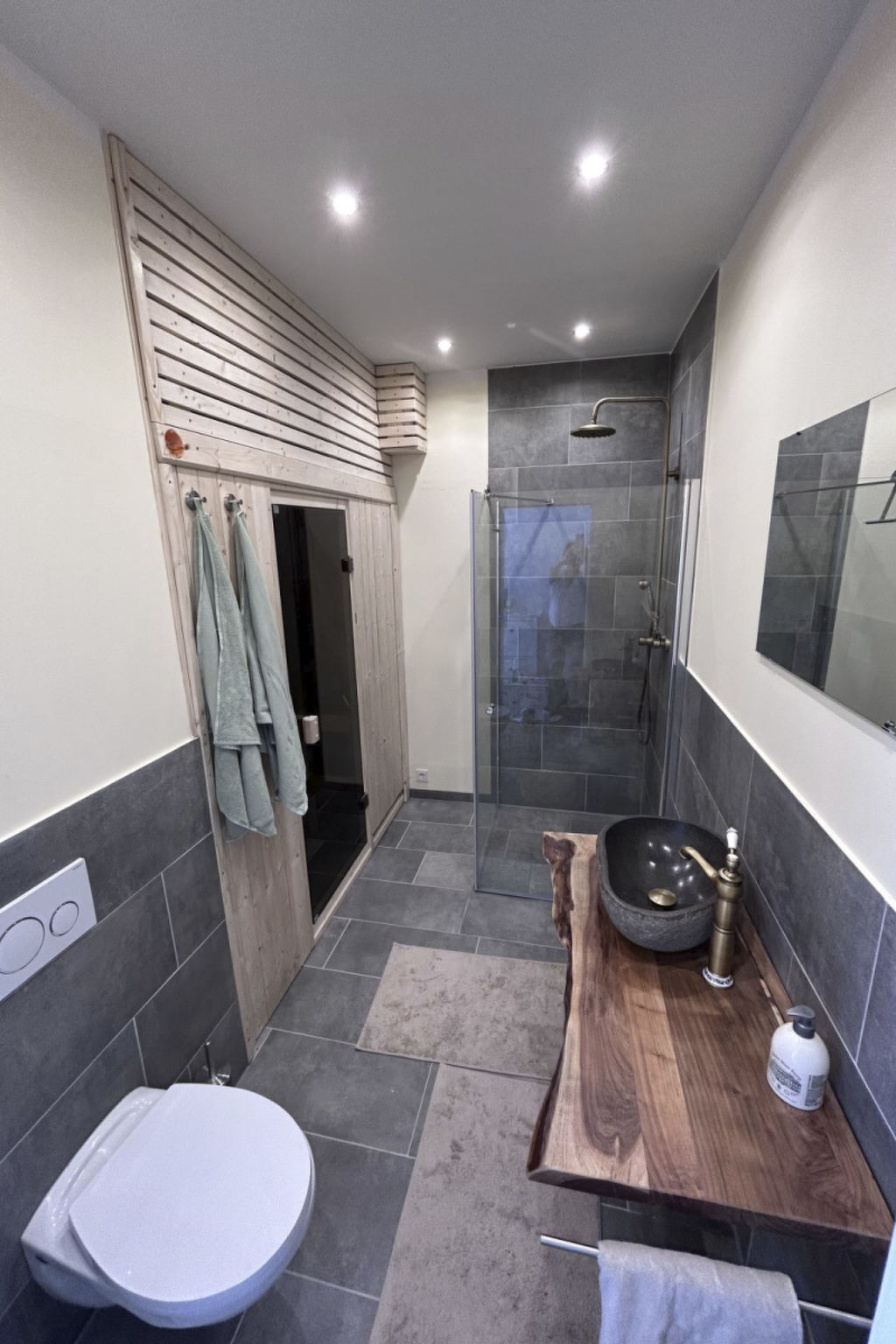 Renoviertes Haus in Husen mit Terrasse und Sauna-Drinnen