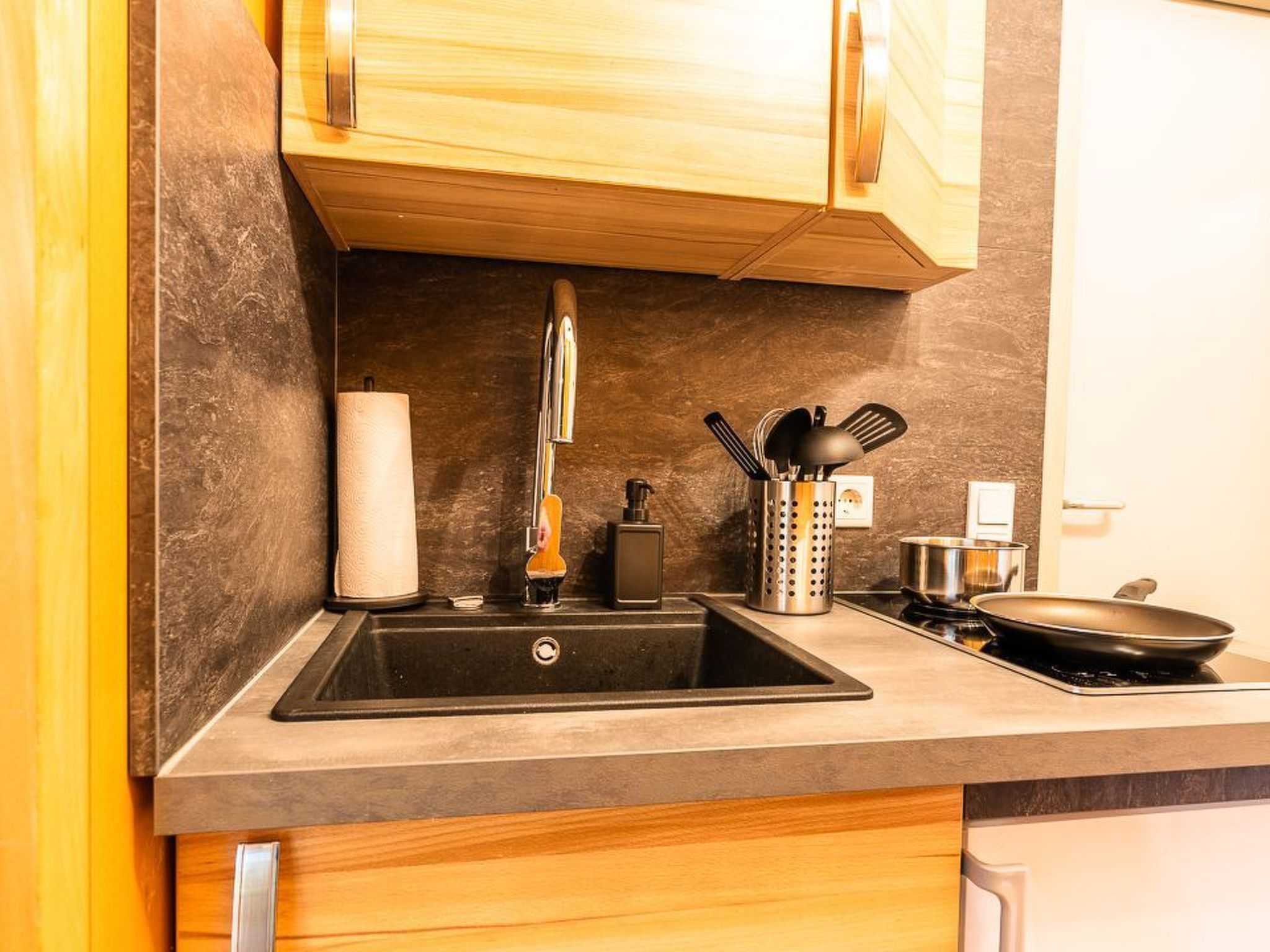 Black Mirror-Image-tags.info