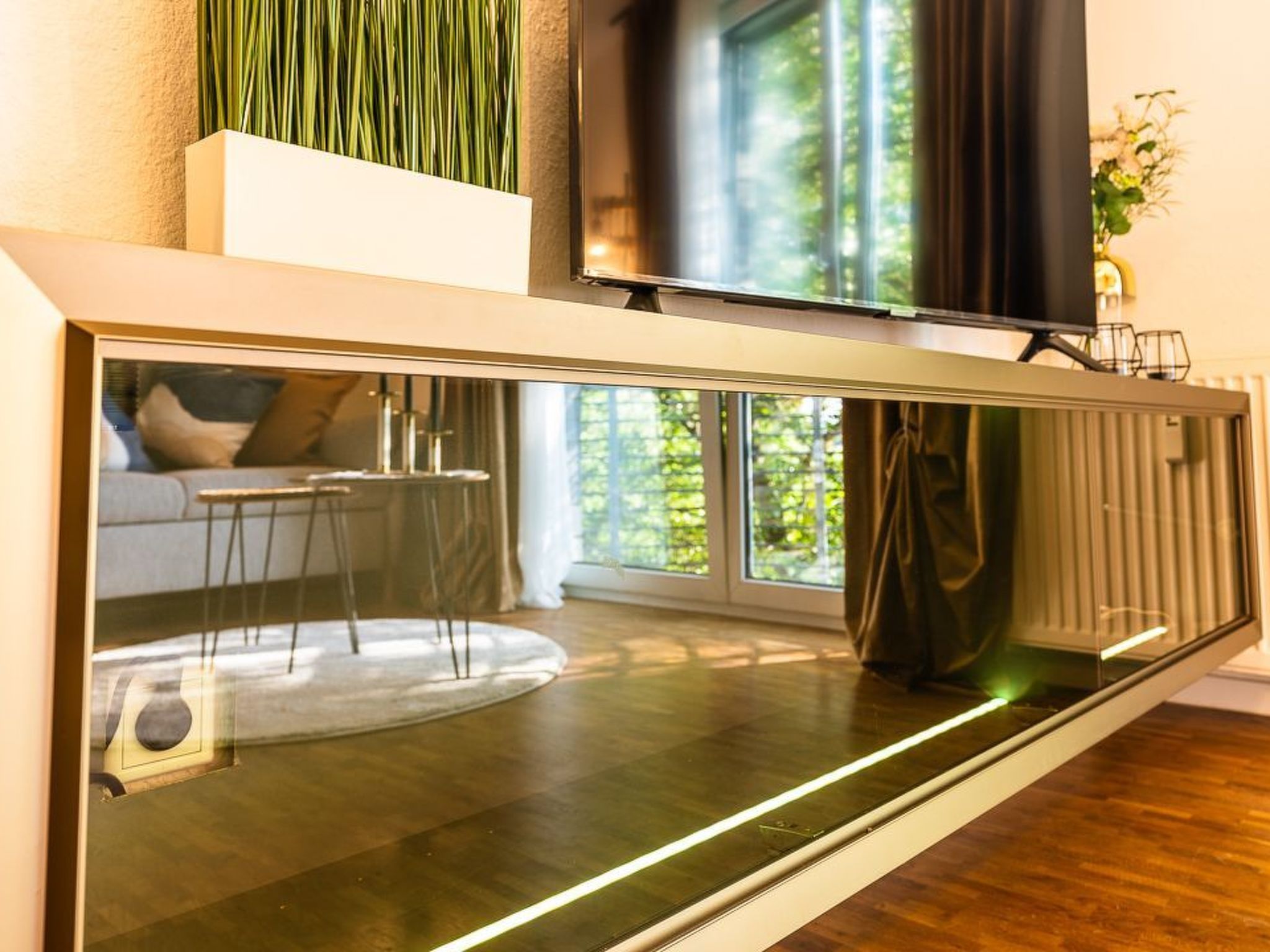 Black Mirror-Image-tags.info