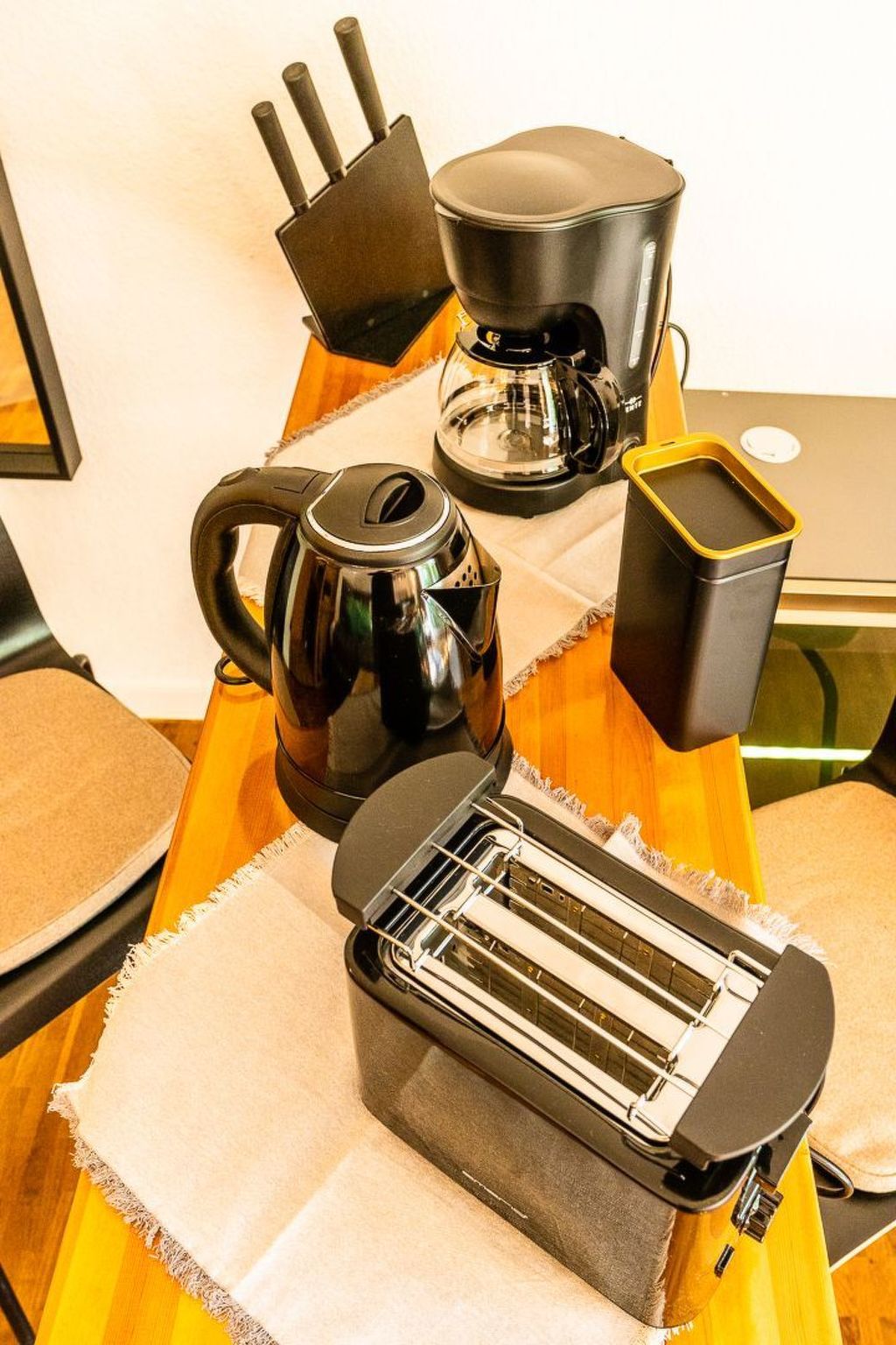 Black Mirror-Image-tags.info