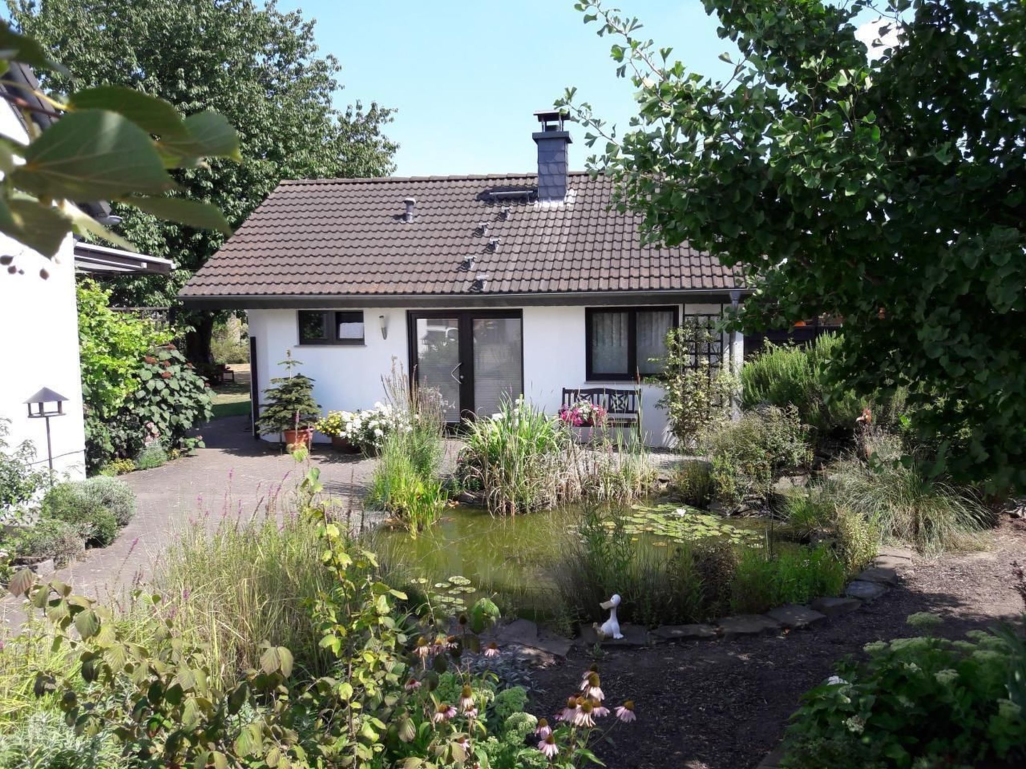 Kleines Ferienhaus in Hermülheim mit Garten