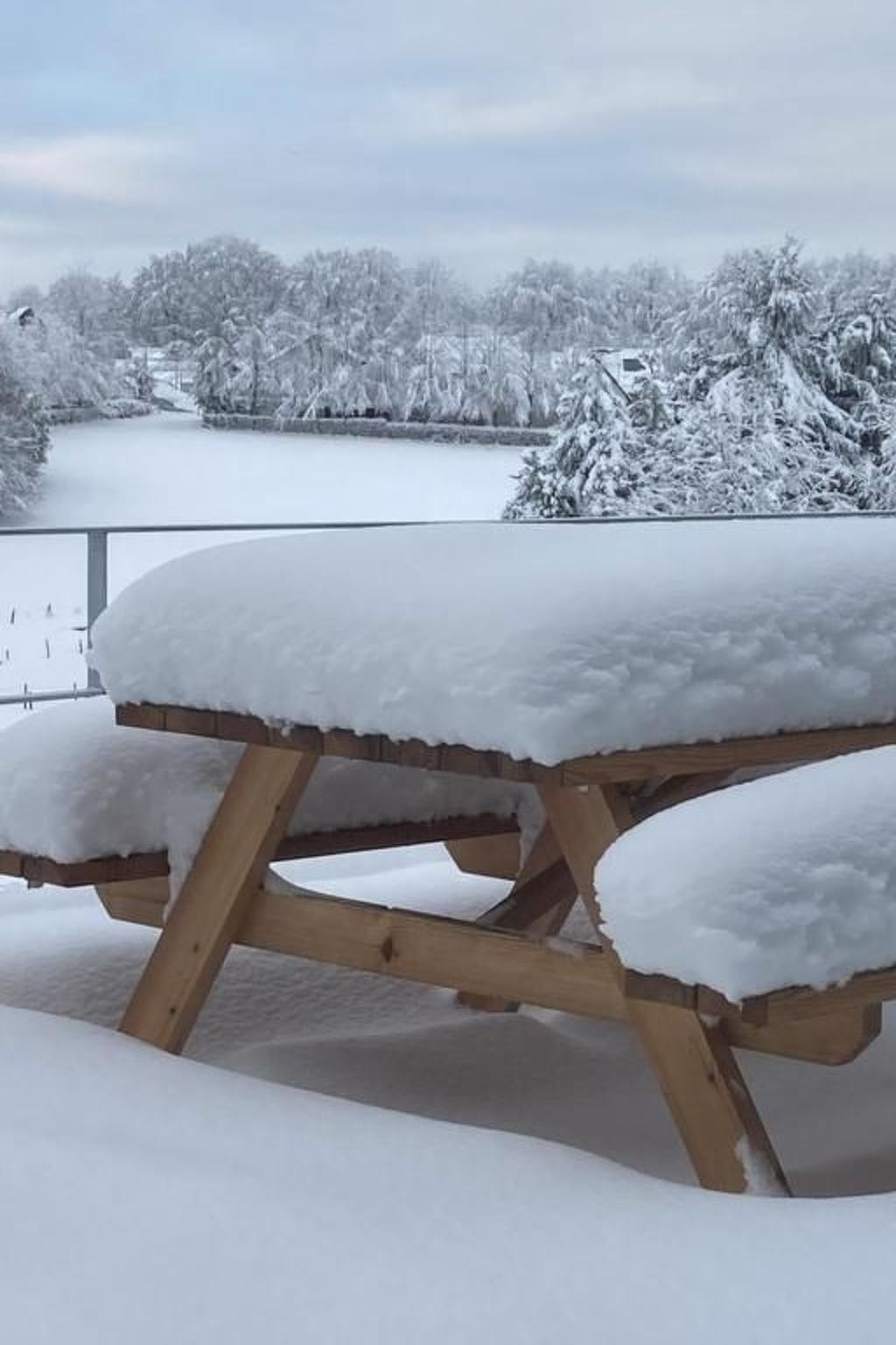 Exklusives Ferienhaus mit Terrasse und Garten-Image-tags.info