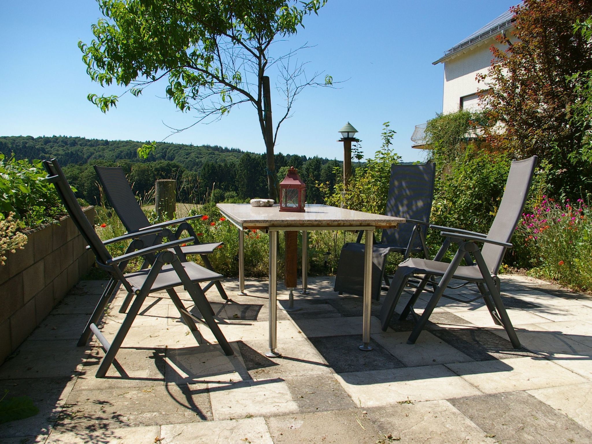Kinderfreundliche Ferienwohnung in Waldnähe - Draußen