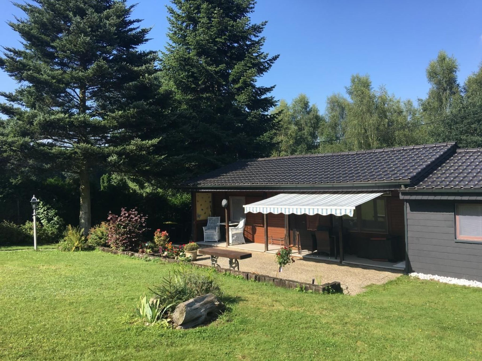 In Oberlahr mit Großem Garten-Dehors