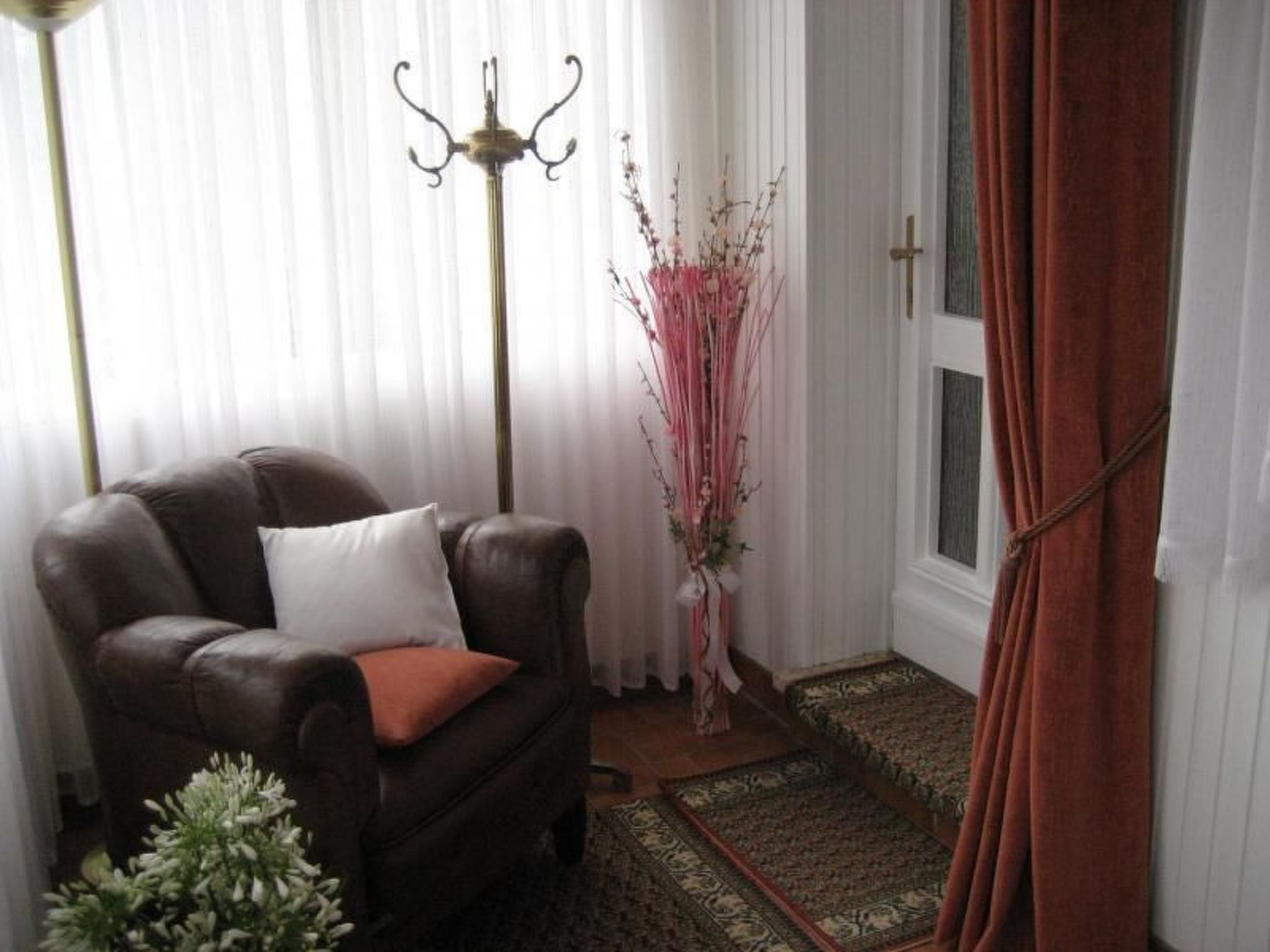 Große Ferienwohnung mit Balkon und Garten-Image-tags.info