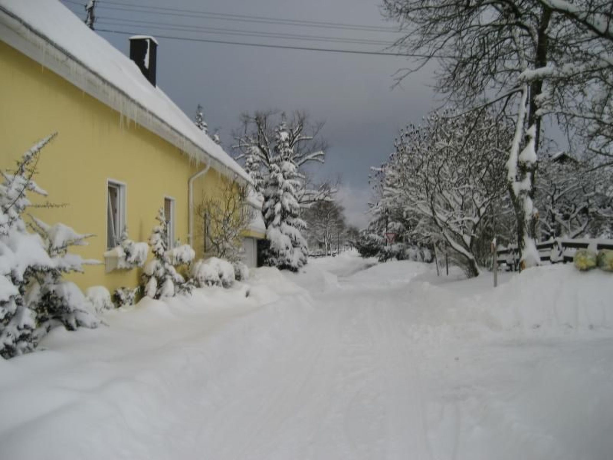 Große Ferienwohnung mit Balkon und Garten-Image-tags.info
