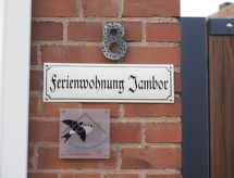 Hochwertige Ferienwohnung mit Terrasse und Garten