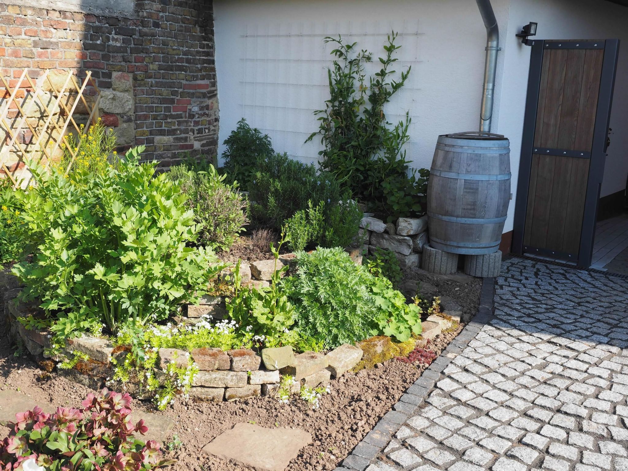 Hochwertige Ferienwohnung mit Terrasse und Garten-Binnen