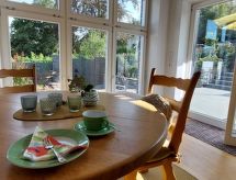 EifeLeben mit wunderschönem Garten
