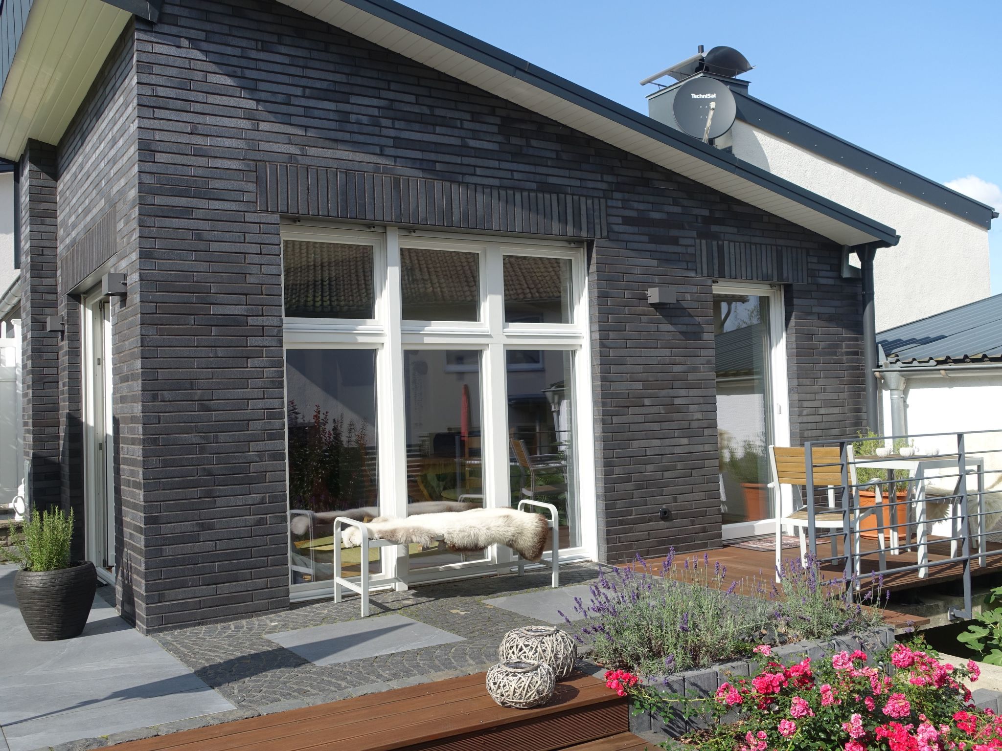 EifeLeben mit wunderschönem Garten