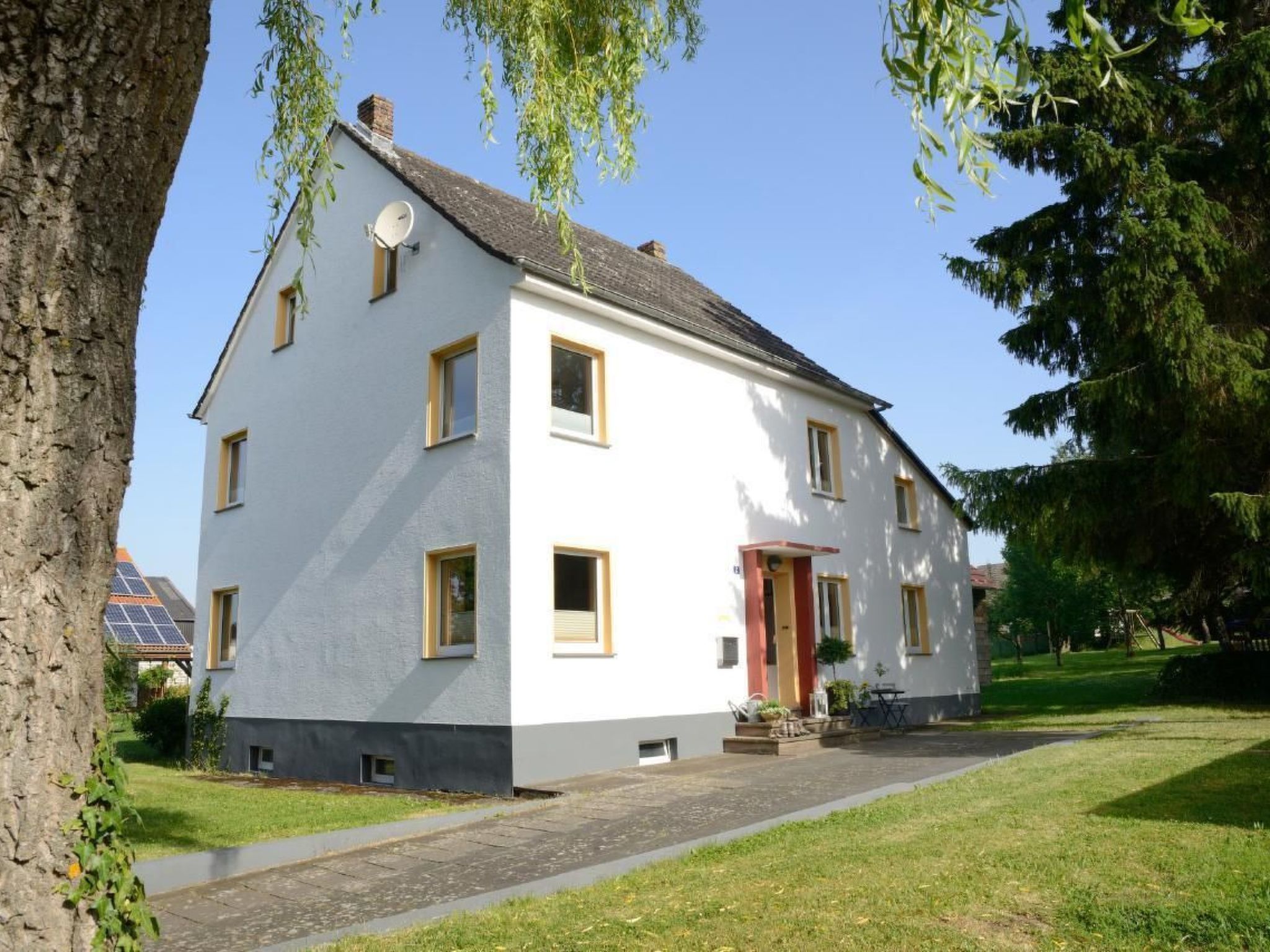 Ruhiges Ferienhaus in Lommersdorf mit Garten-Binnen