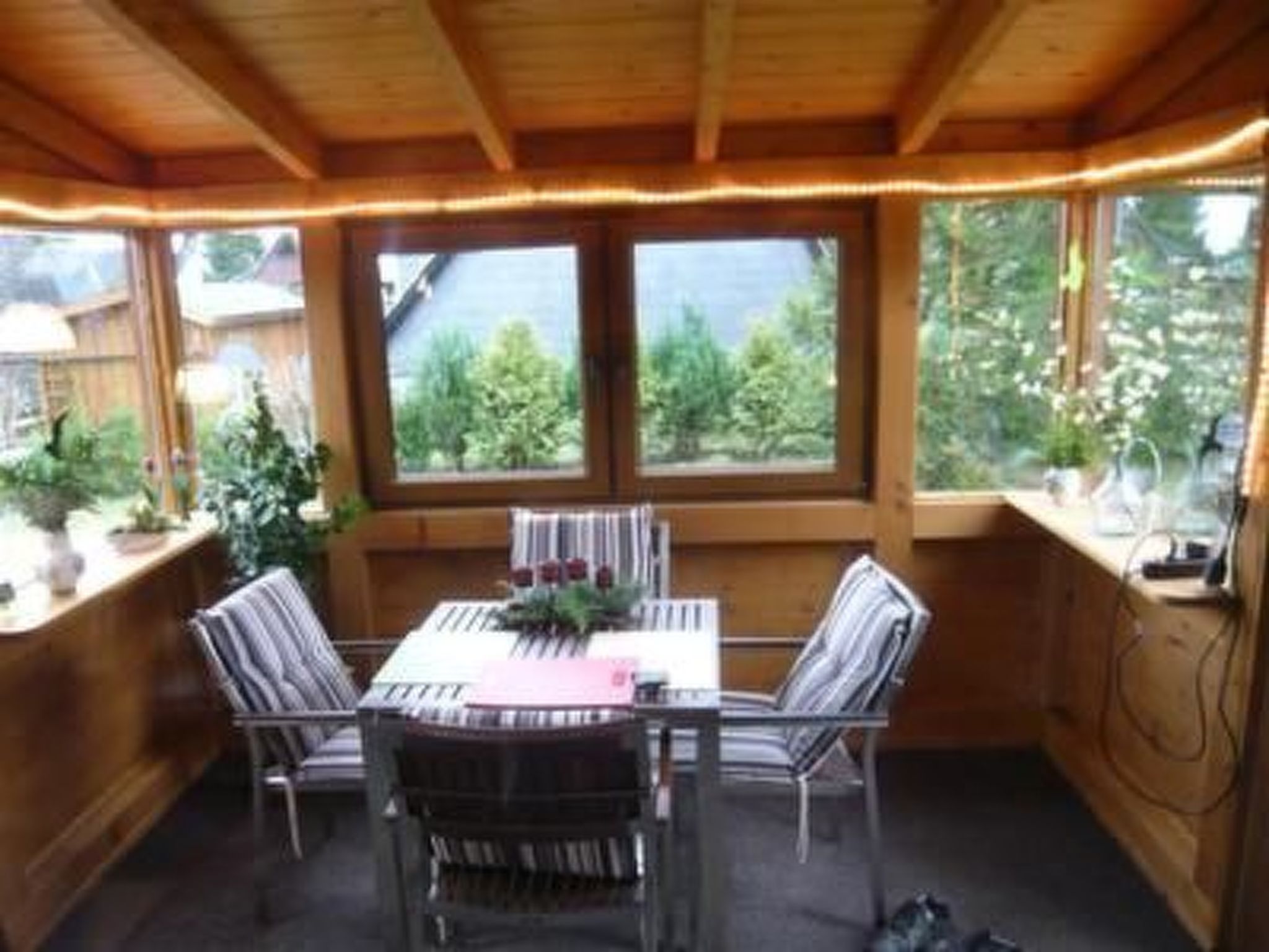 Eifelwaldhäuschen-Drinnen