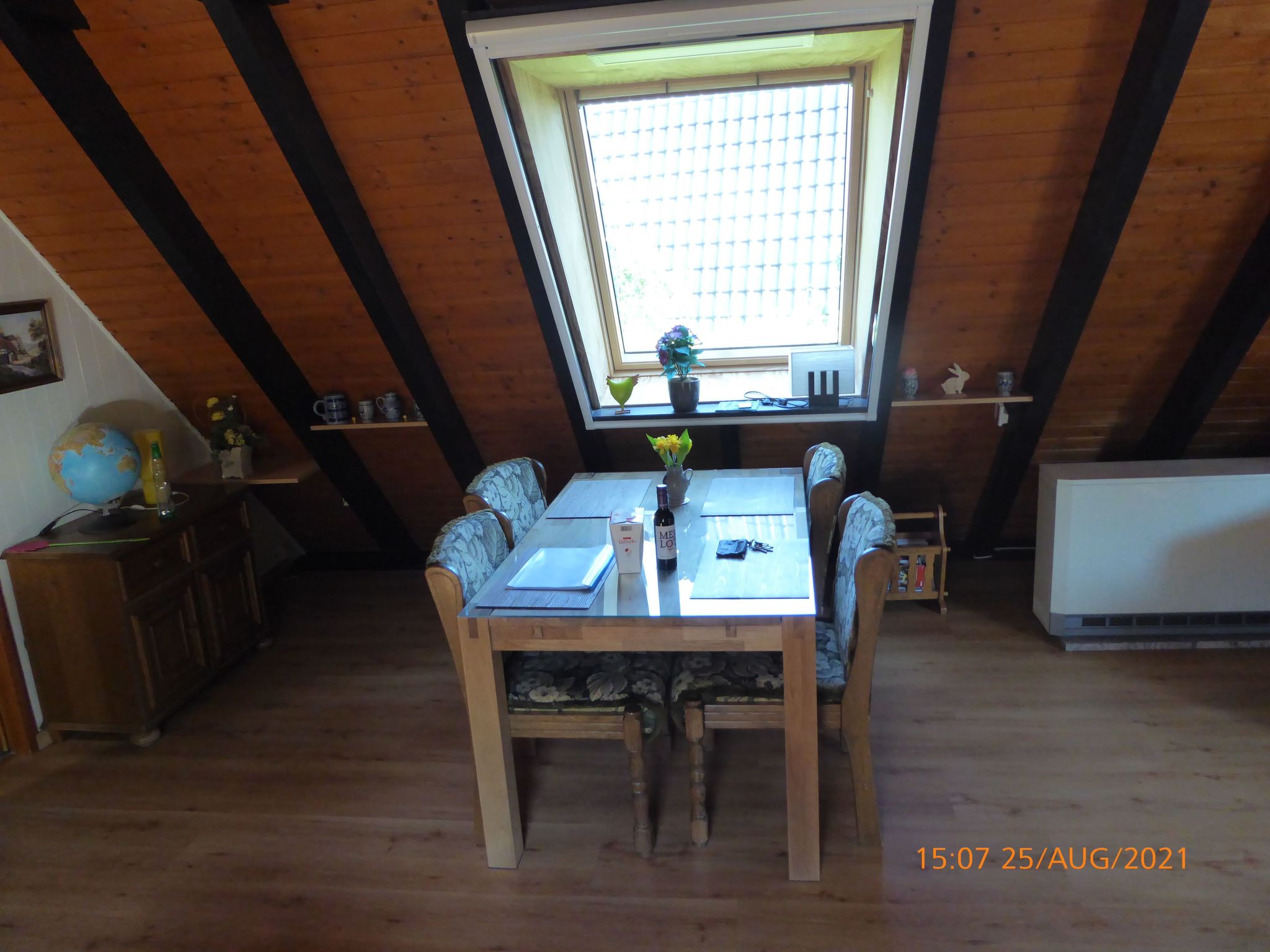 Eifelwaldhäuschen-Drinnen