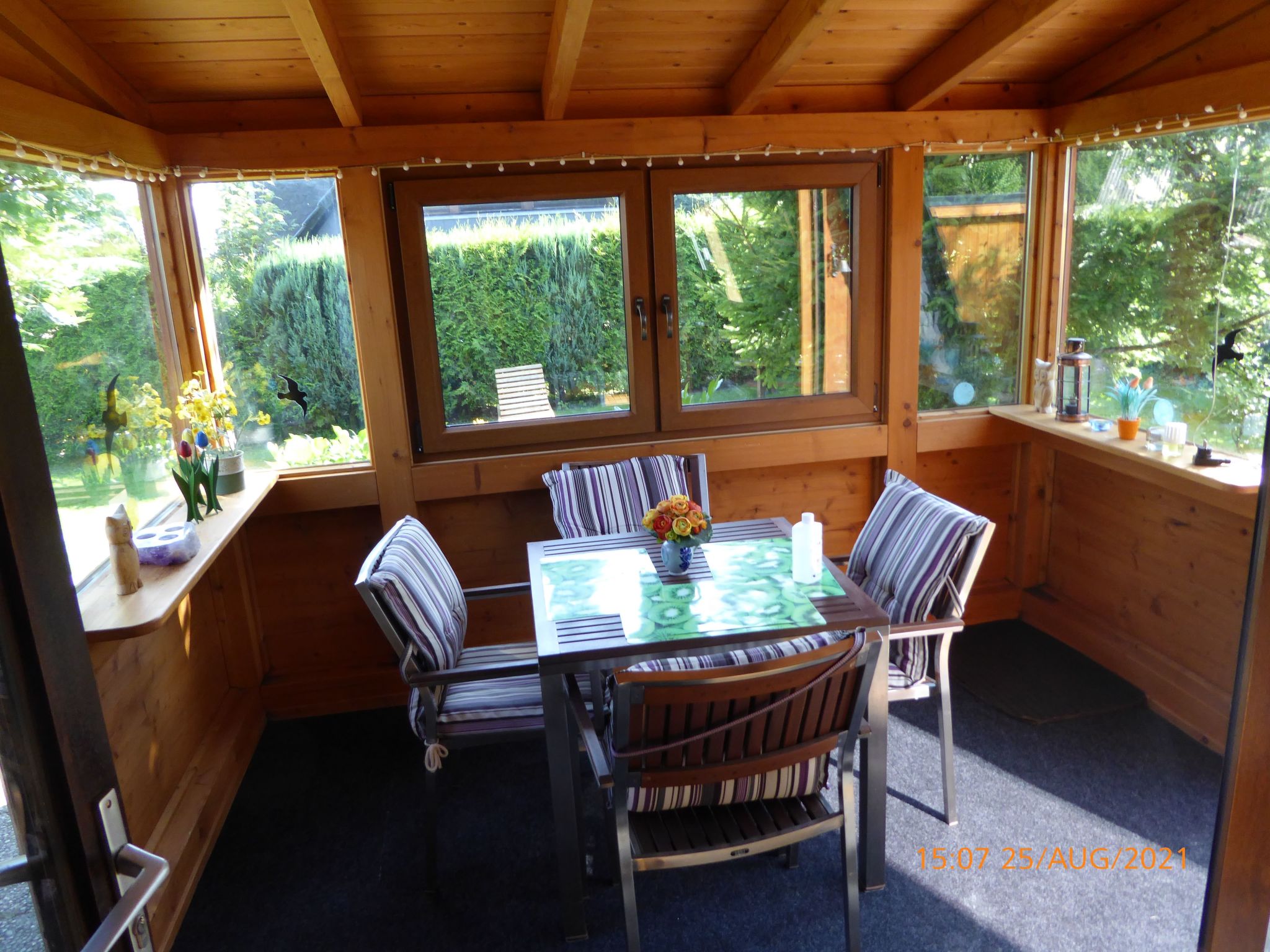 Eifelwaldhäuschen-Drinnen