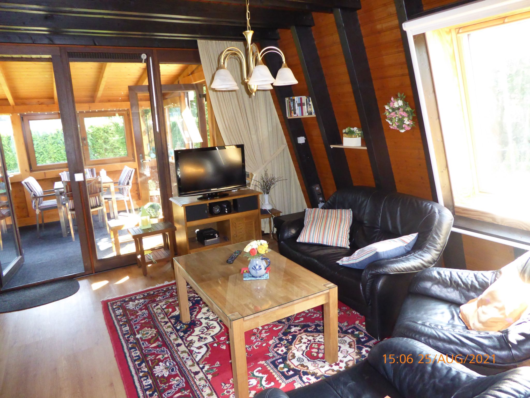 Eifelwaldhäuschen-Drinnen