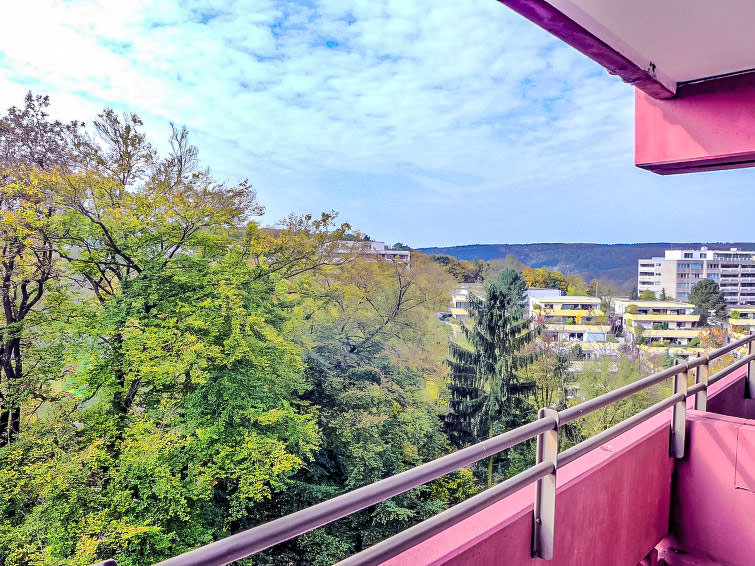 "Baumblick (B610)", appartement 1-kamer 33 m2 op de 6e verdieping, op het westen gelegen. Woon-/slaapkamer met 2 bedden (100 cm, lengte 200 cm), Sat-TV. Uitgang naar het balkon. Kookhoek in de hal (2-..