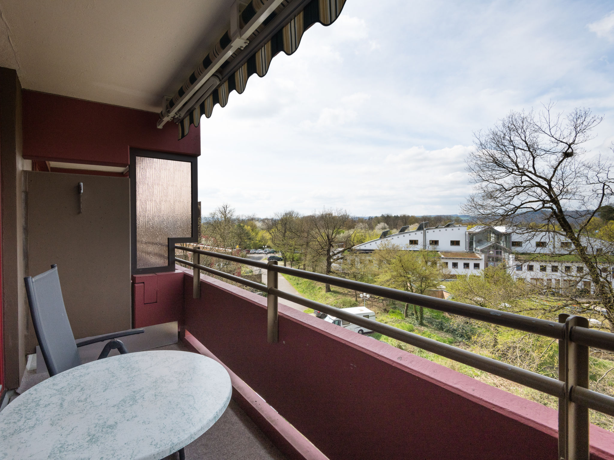 "Ruheoase (B511)", appartement 1-kamer 33 m2 op de 5e verdieping, op het westen gelegen. Mooi en modern ingericht: woon-/slaapkamer met 2 bedden (100 cm, lengte 200 cm), Sat-TV (Flatscreen TV). Uitgan..