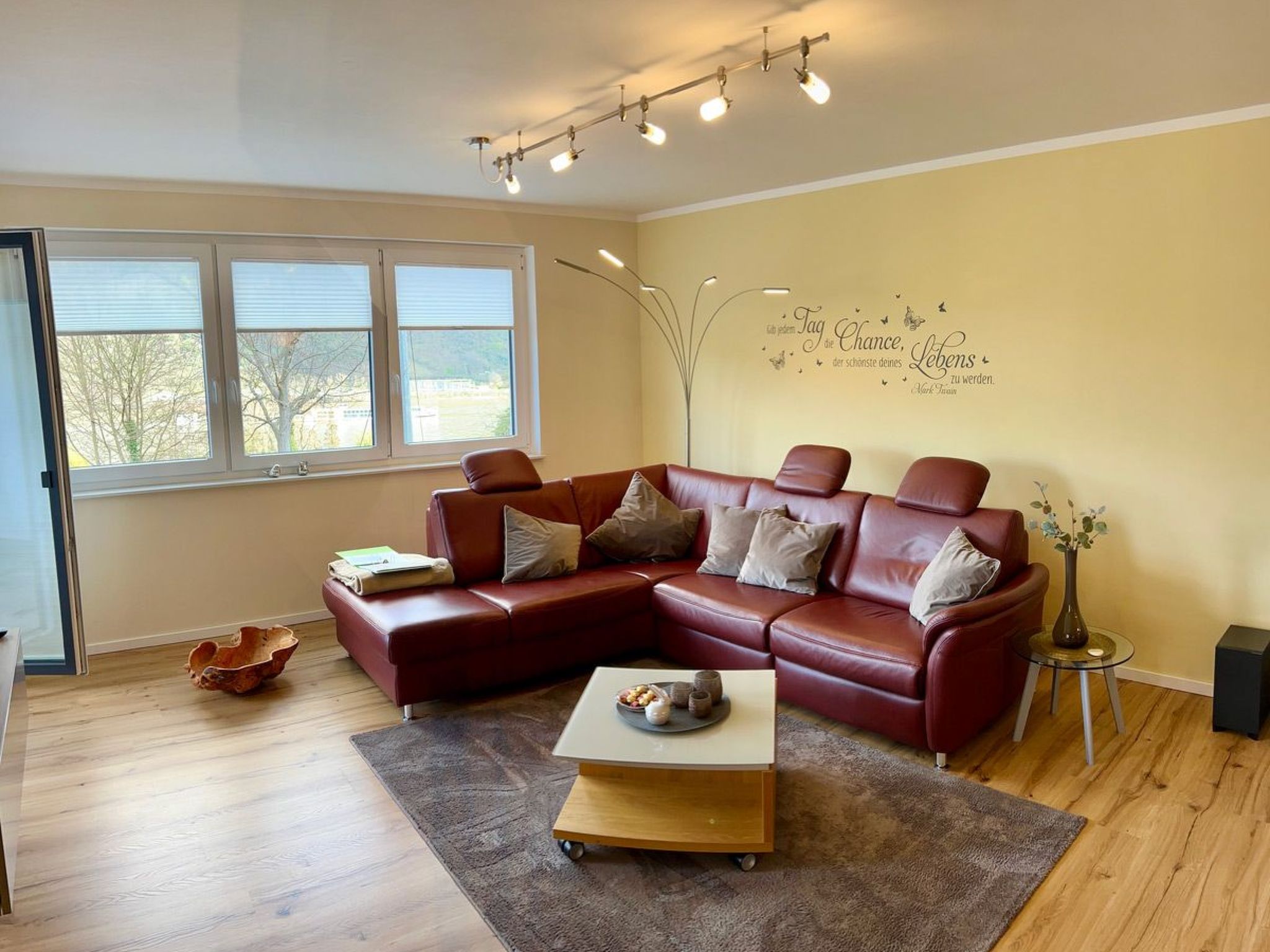 Moderne Wohnung mit Parkplatz und Rheinblick-Image-tags.info