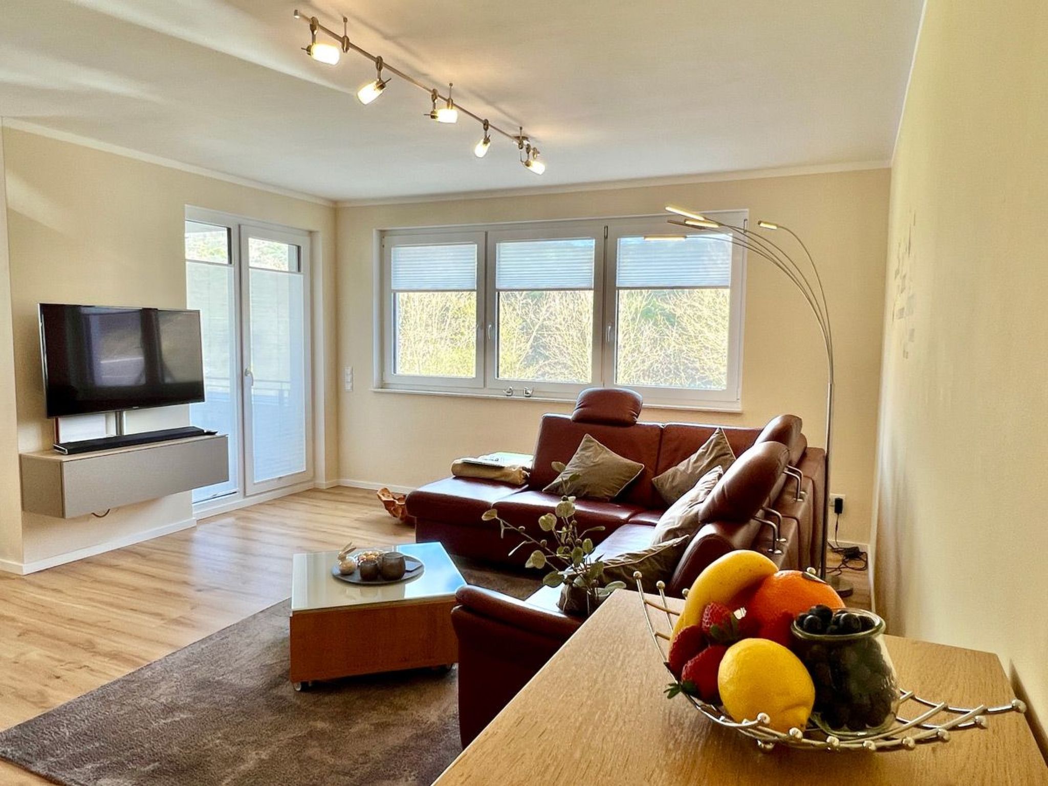 Moderne Wohnung mit Parkplatz und Rheinblick-Binnen