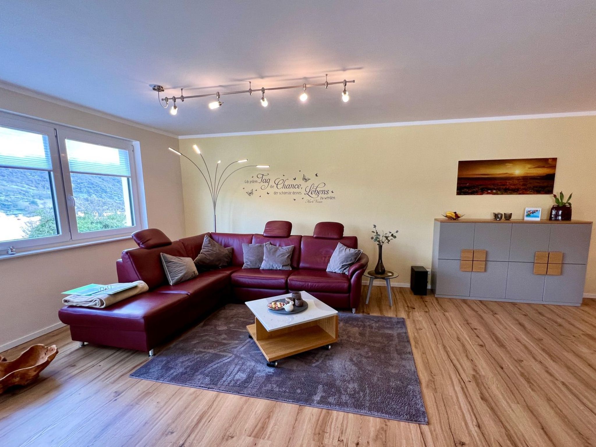 Moderne Wohnung mit Parkplatz und Rheinblick-Binnen