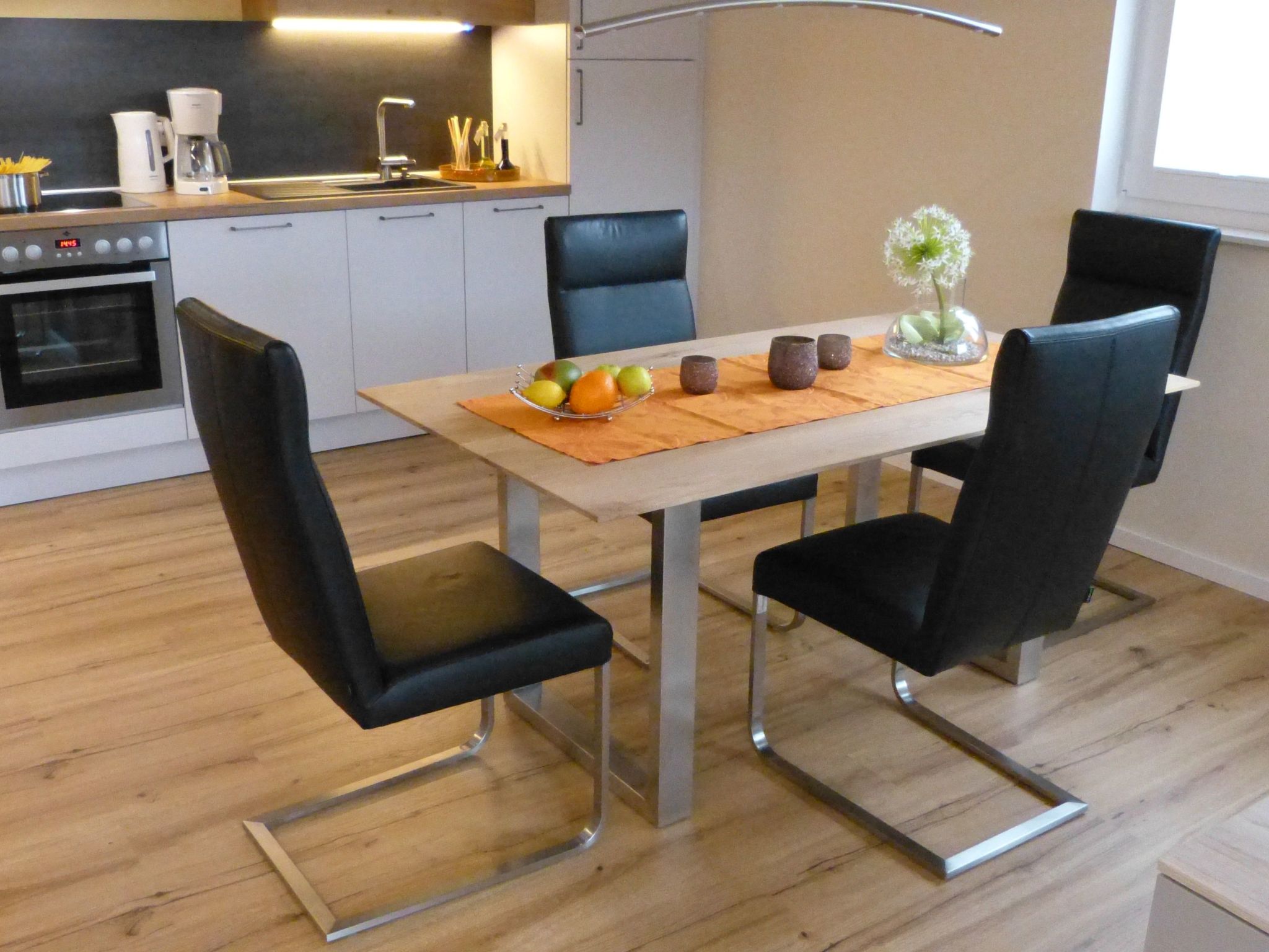 Moderne Wohnung mit Parkplatz und Rheinblick-Binnen