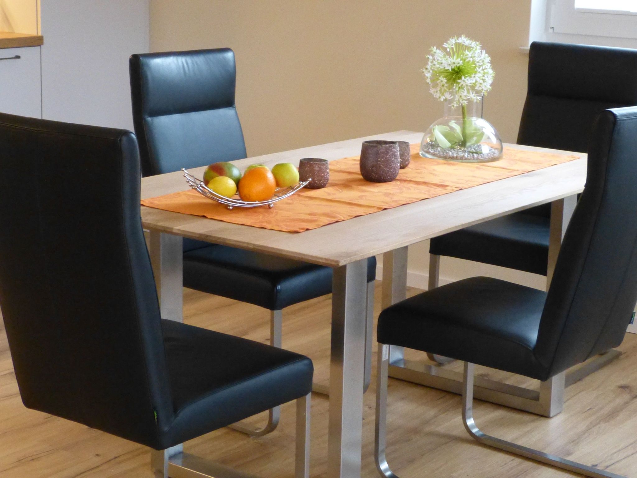 Moderne Wohnung mit Parkplatz und Rheinblick-Binnen