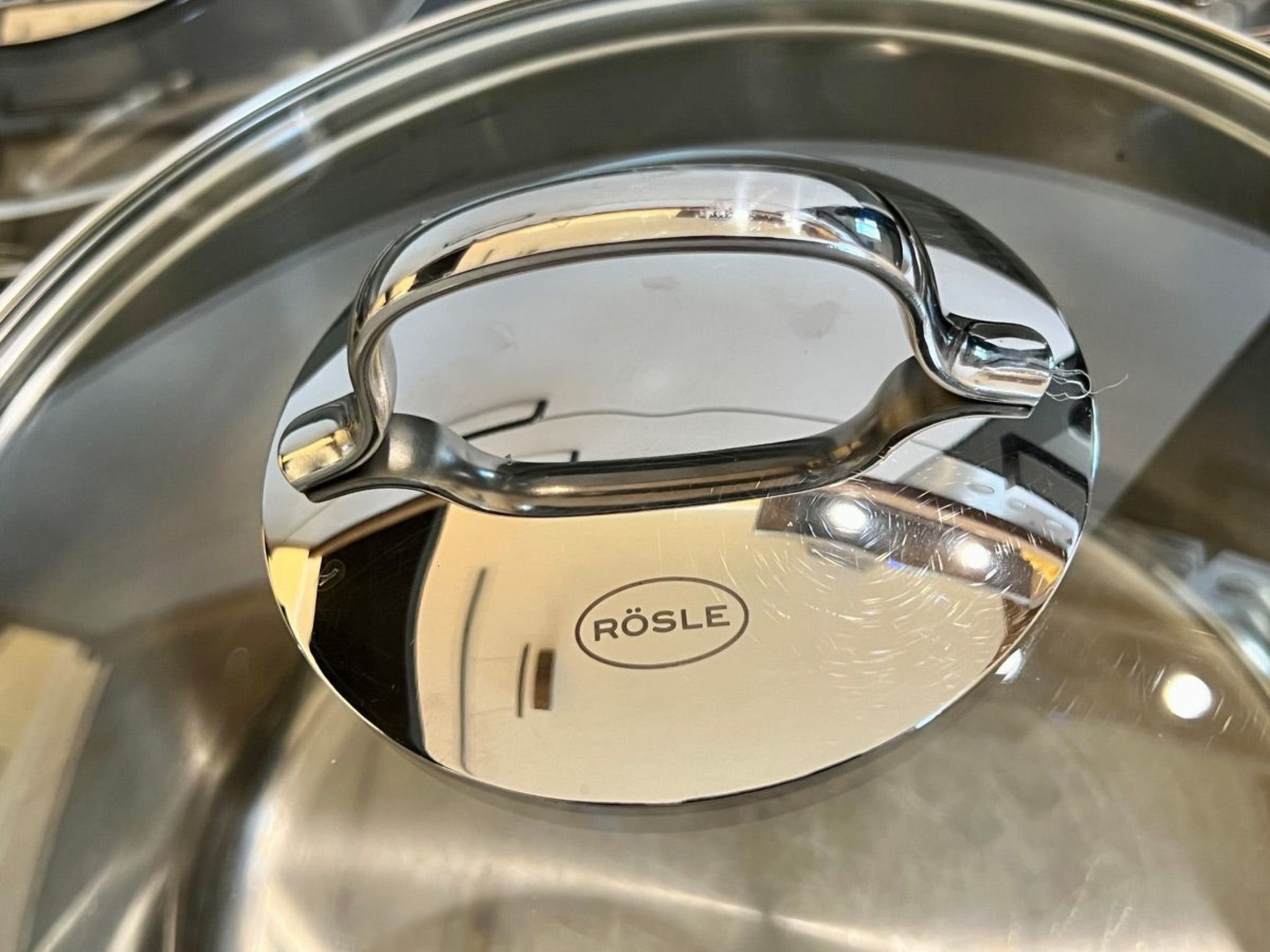 Moderne Wohnung mit Parkplatz und Rheinblick-Binnen