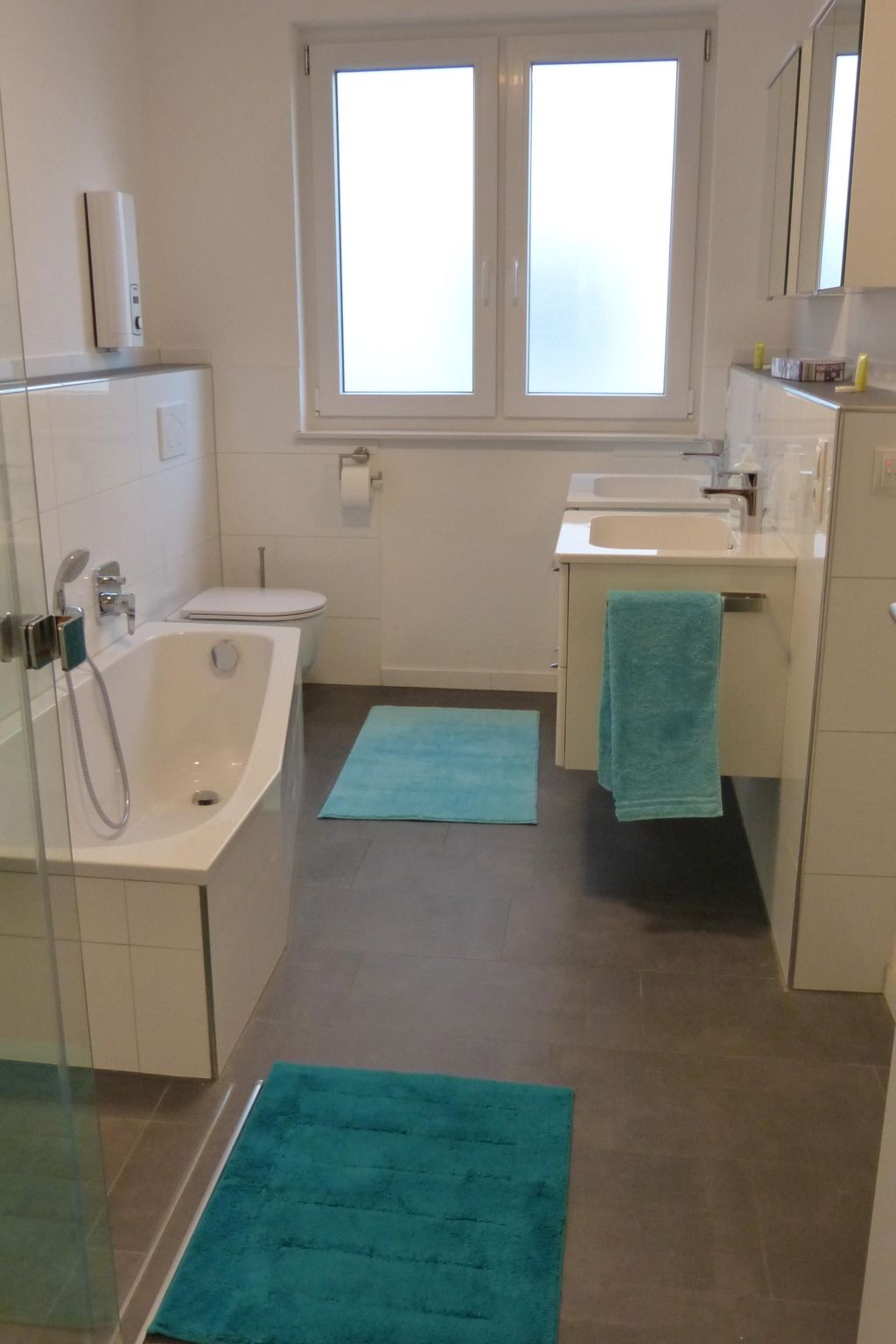 Moderne Wohnung mit Parkplatz und Rheinblick-Binnen