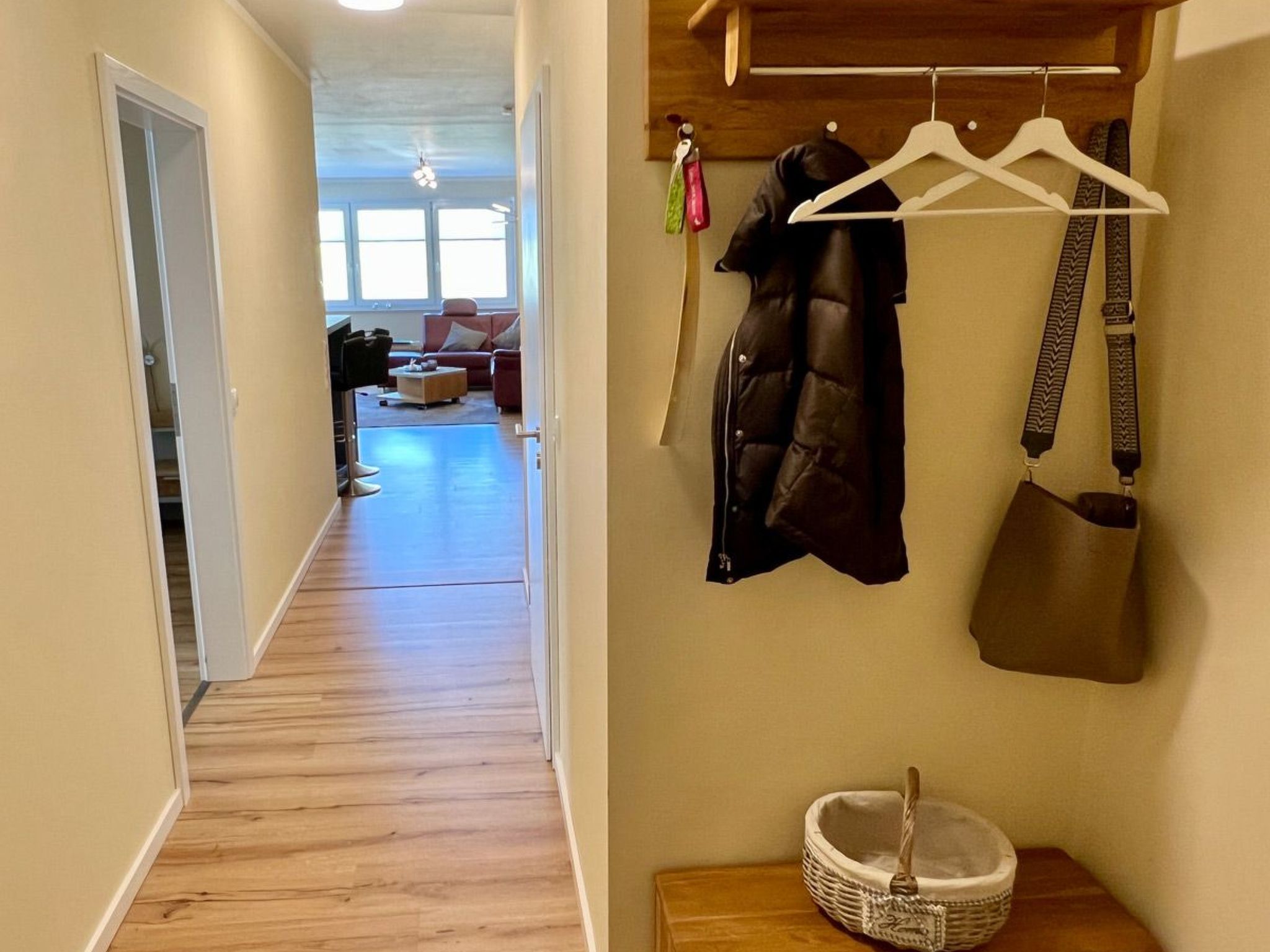 Moderne Wohnung mit Parkplatz und Rheinblick-Binnen