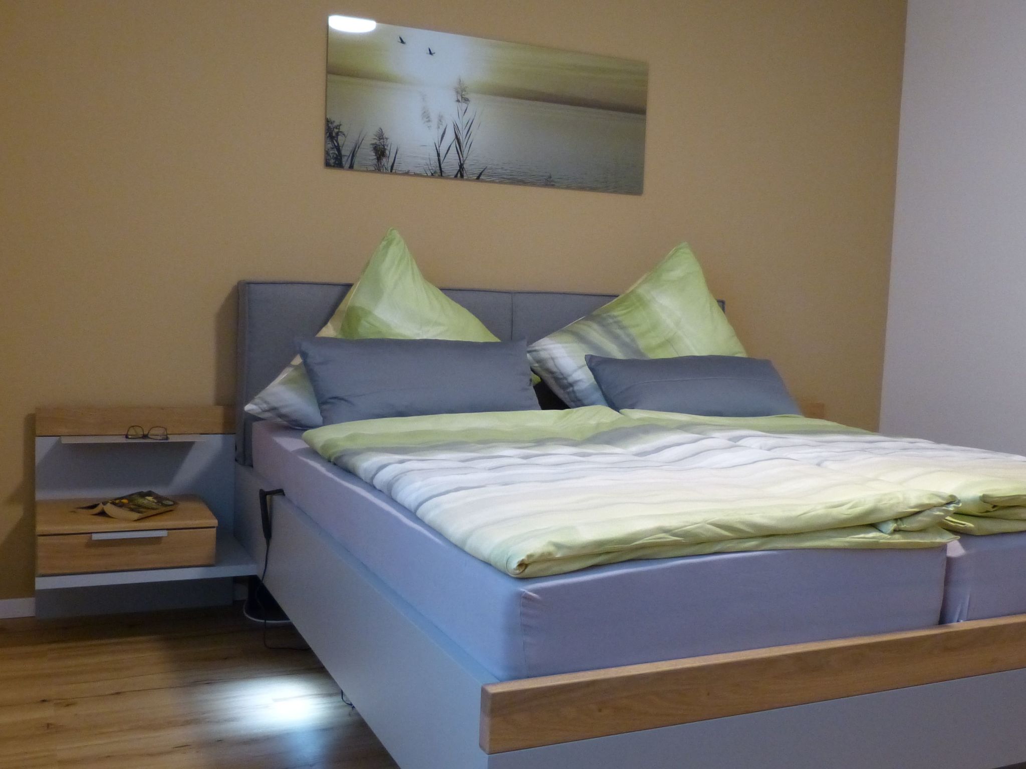 Moderne Wohnung mit Parkplatz und Rheinblick-Binnen