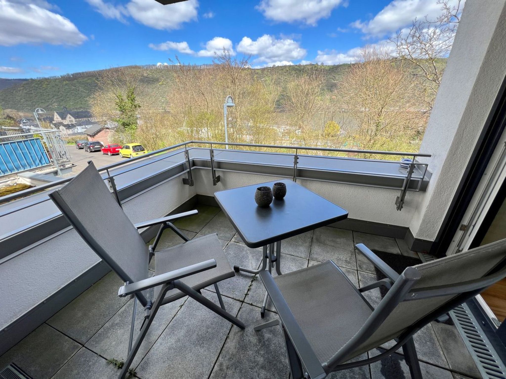 Moderne Wohnung mit Parkplatz und Rheinblick — Terrace (4 of 73)
