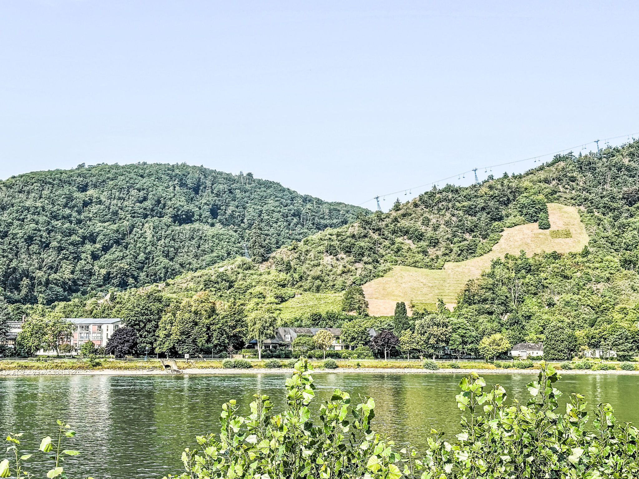 Moderne Wohnung mit Parkplatz und Rheinblick-Omgeving
